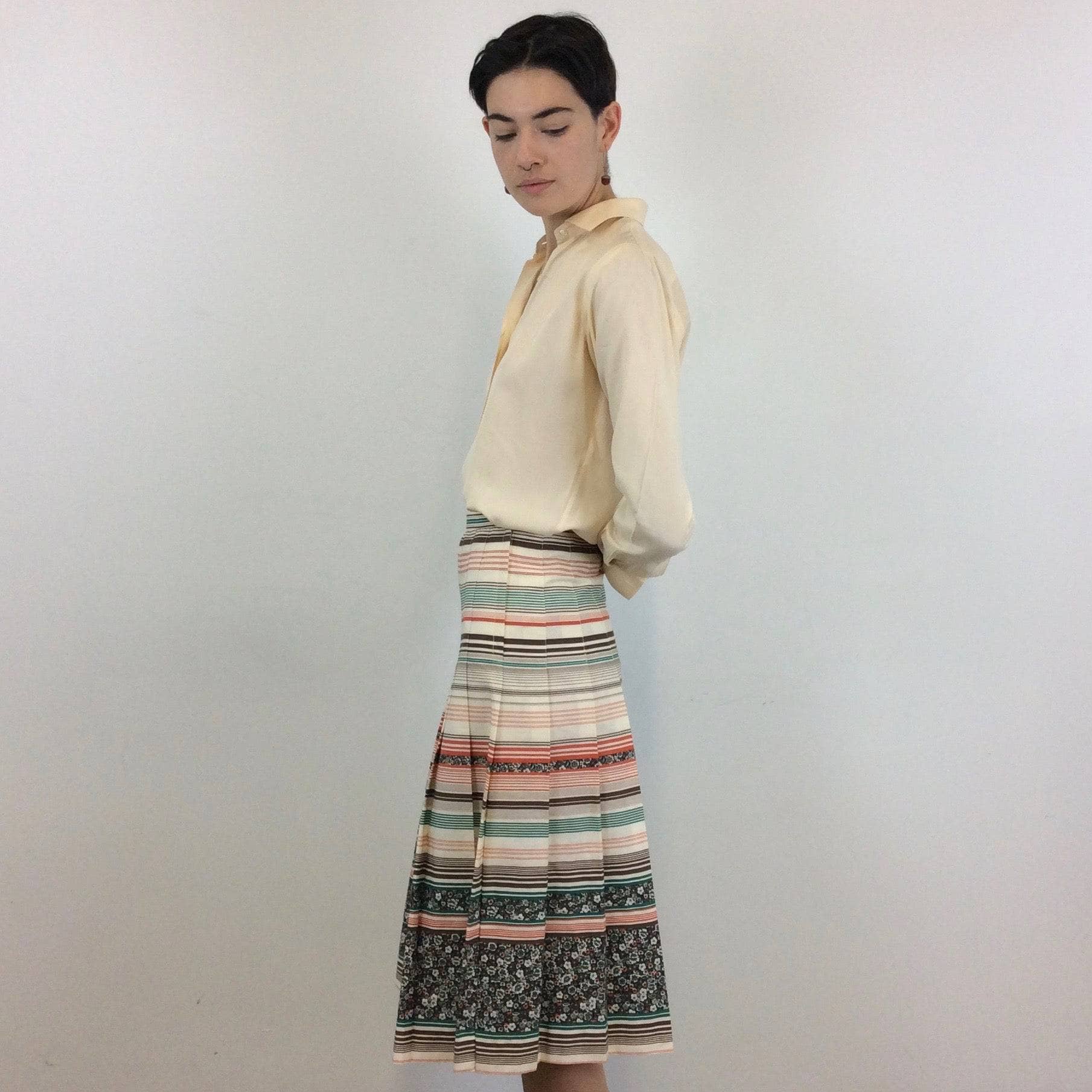 1970s Bold Print Pleated Cotton Midi Skirt Small - Image 5