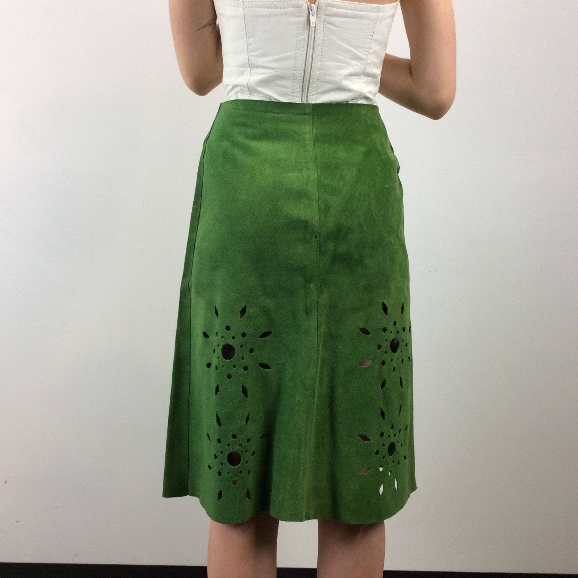 1970s Cut Out Green Suede Skirt Small - Image 2