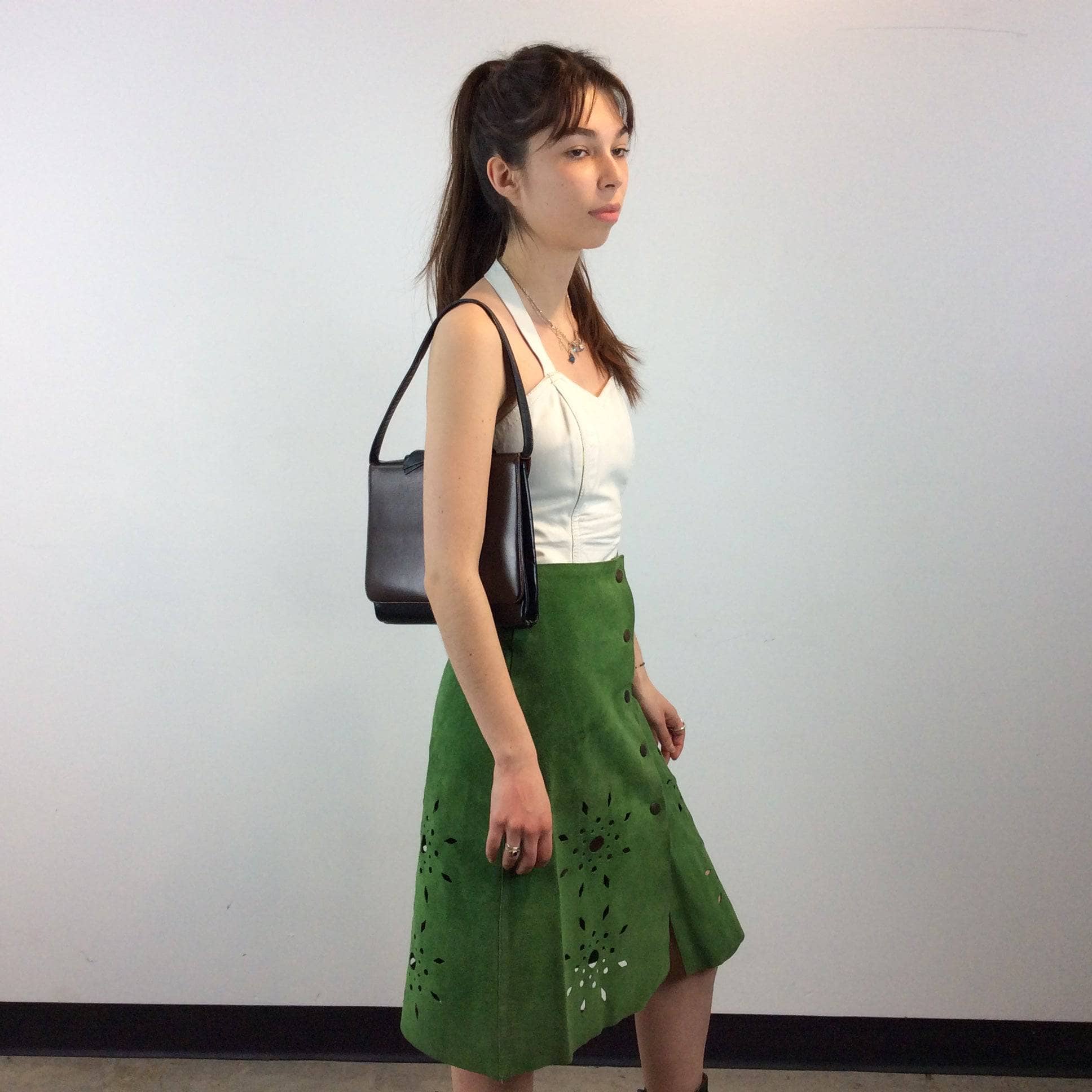 1970s Cut Out Green Suede Skirt Small - Image 4
