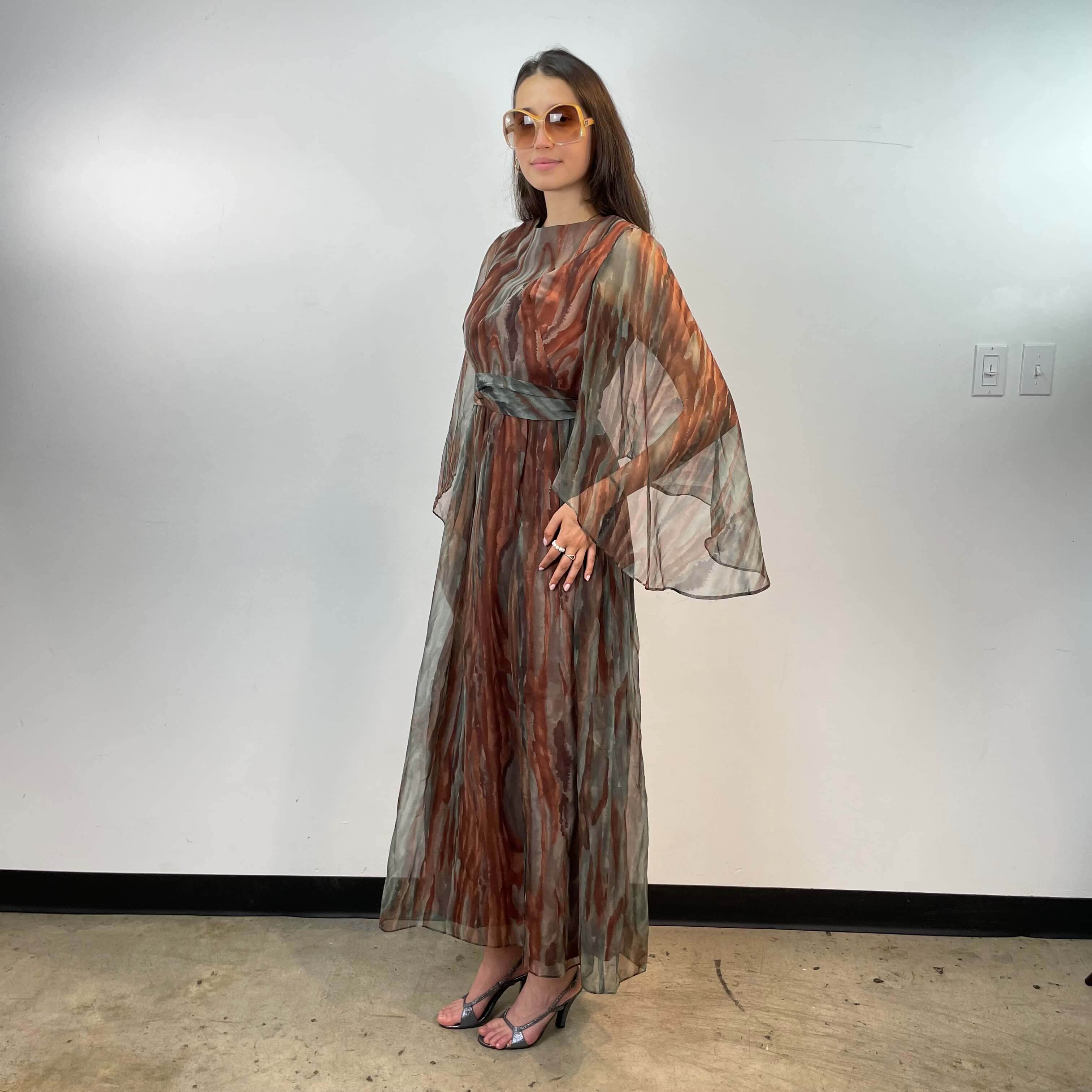 1970s Floor-Length Boho Chic Flowy Gown small/Medium