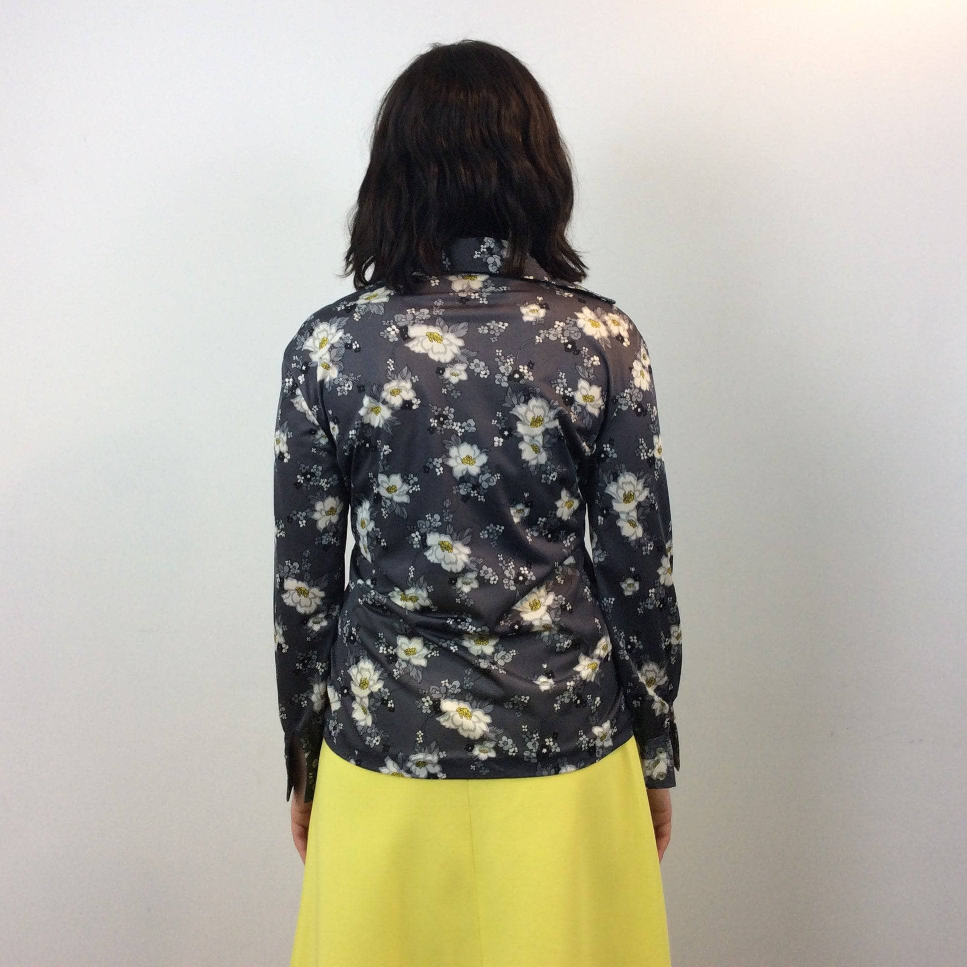 1970s Grey Floral Print Button Up Blouse Medium/Large - Image 4