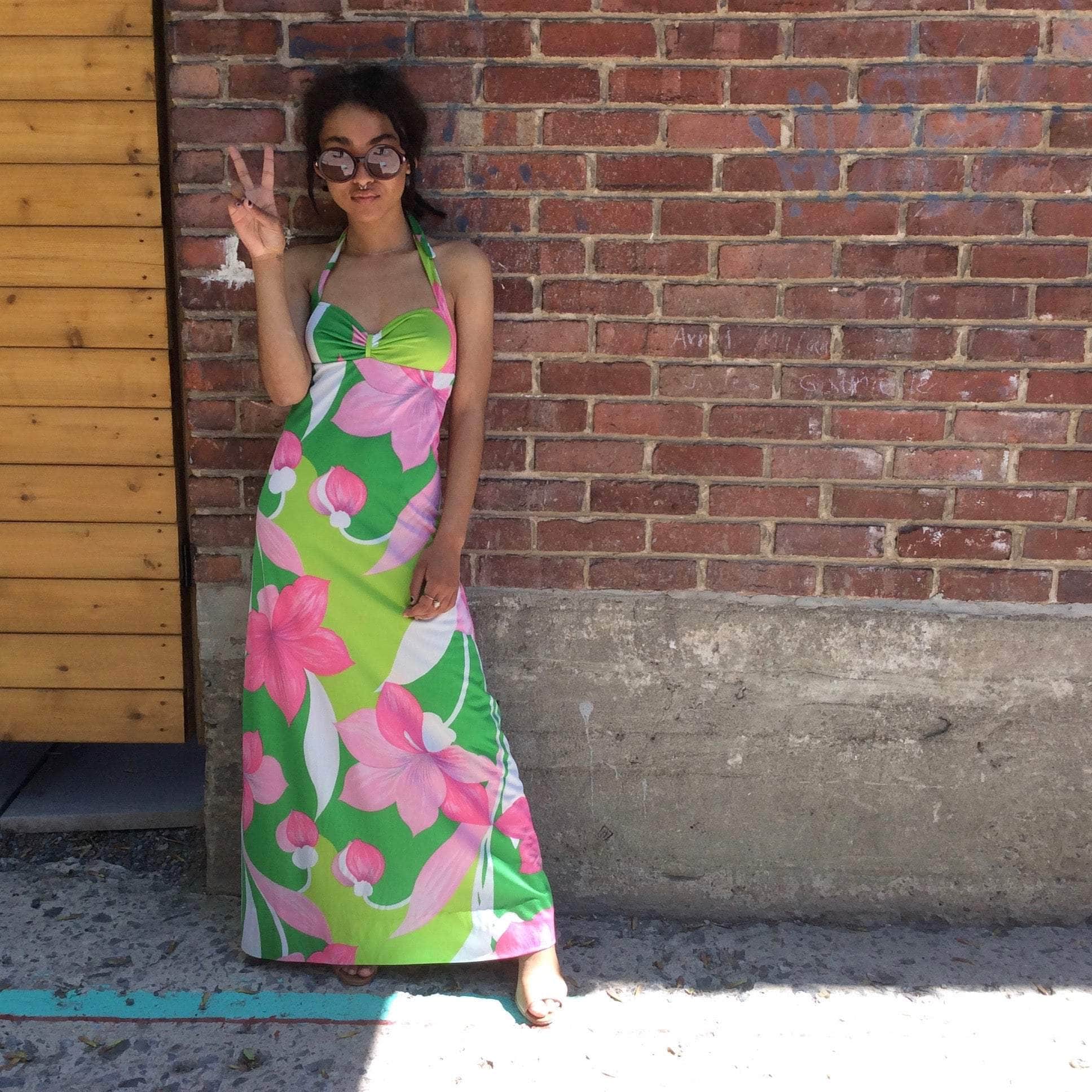1970s Halter Top A Line Bold Print Maxi Dress Small