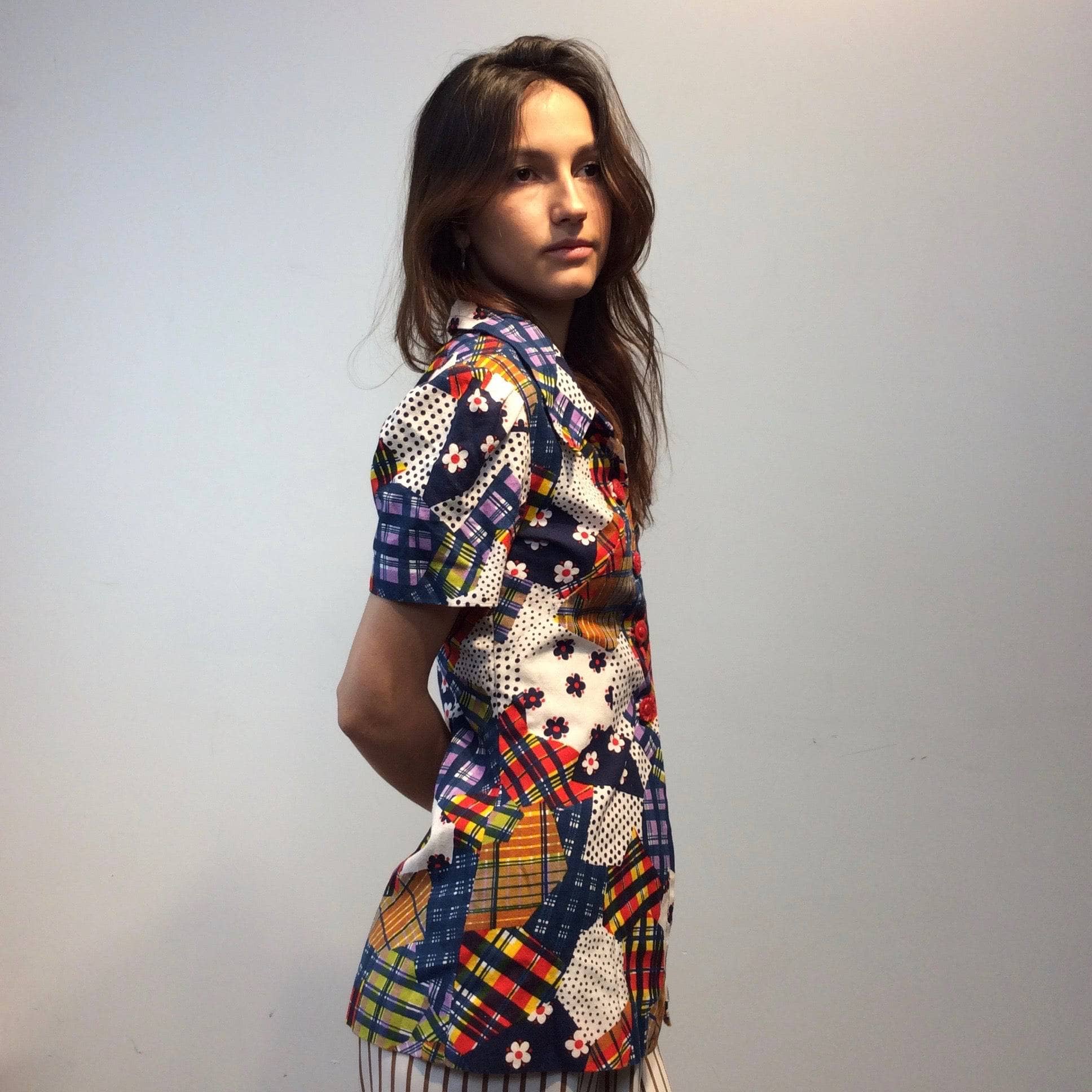 1970s Patchwork Print Short Puff Sleeve Blouse Small - Image 5