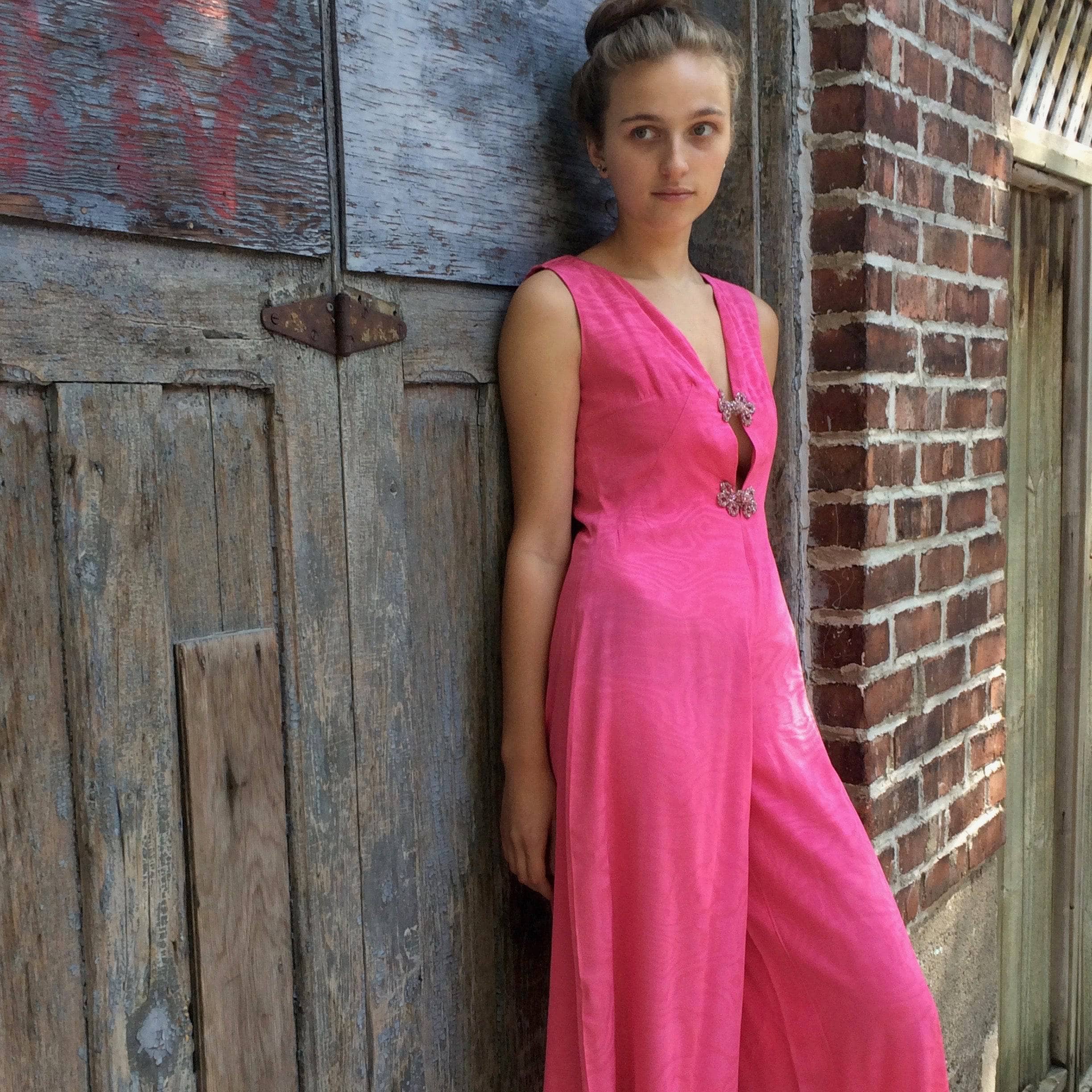1970s Pink Plunging Neckline Taffeta Jumpsuit Small - Image 5