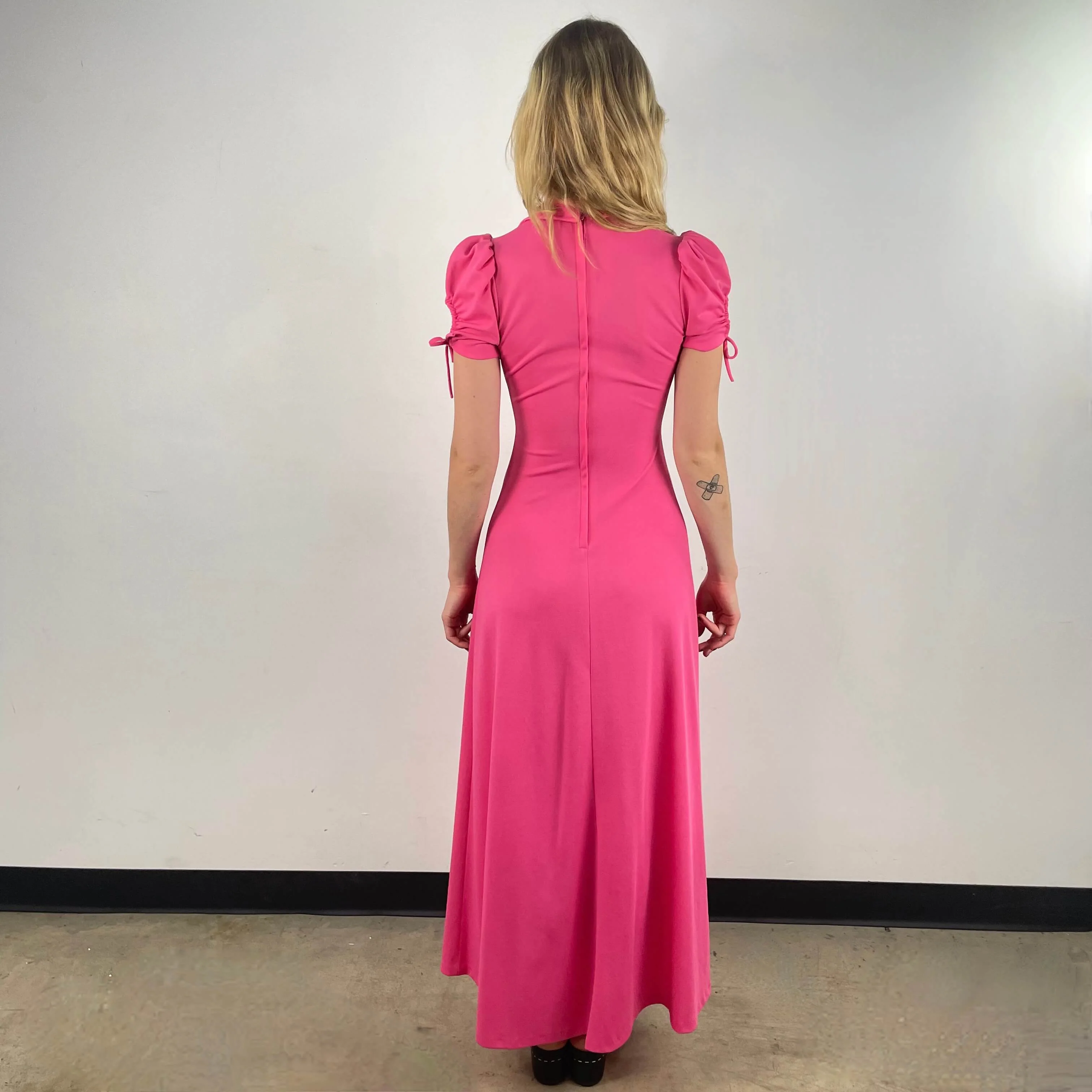 1970s Short Sleeve Flared Pink Maxi Dress Small - Image 4