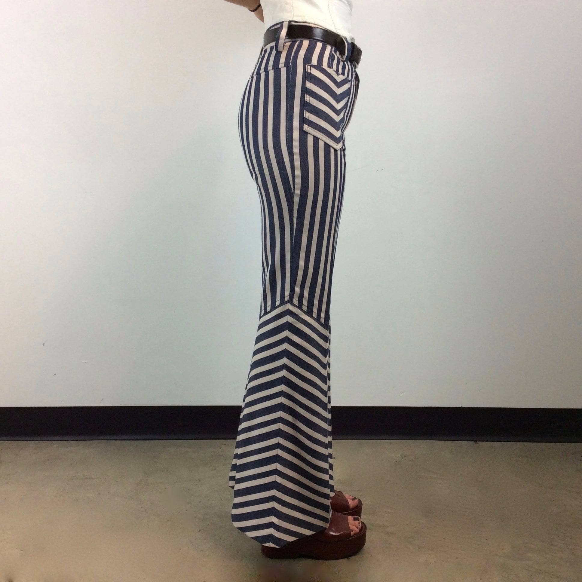 1970s Striped Bell Bottom Jeans X-Small / Small - Image 5