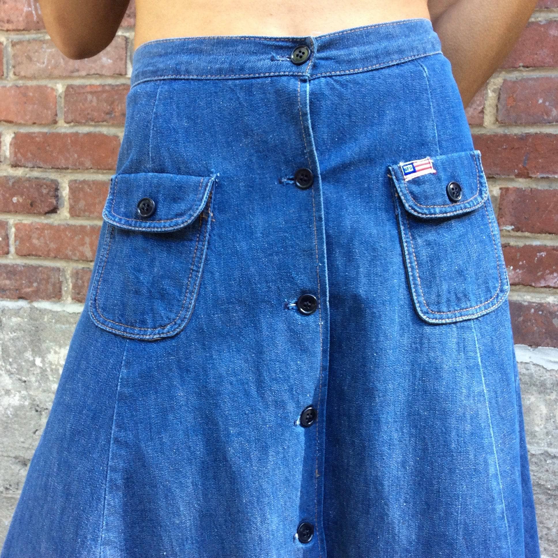 1970s UFO brand Button-up Jean Skirt Small - Image 8