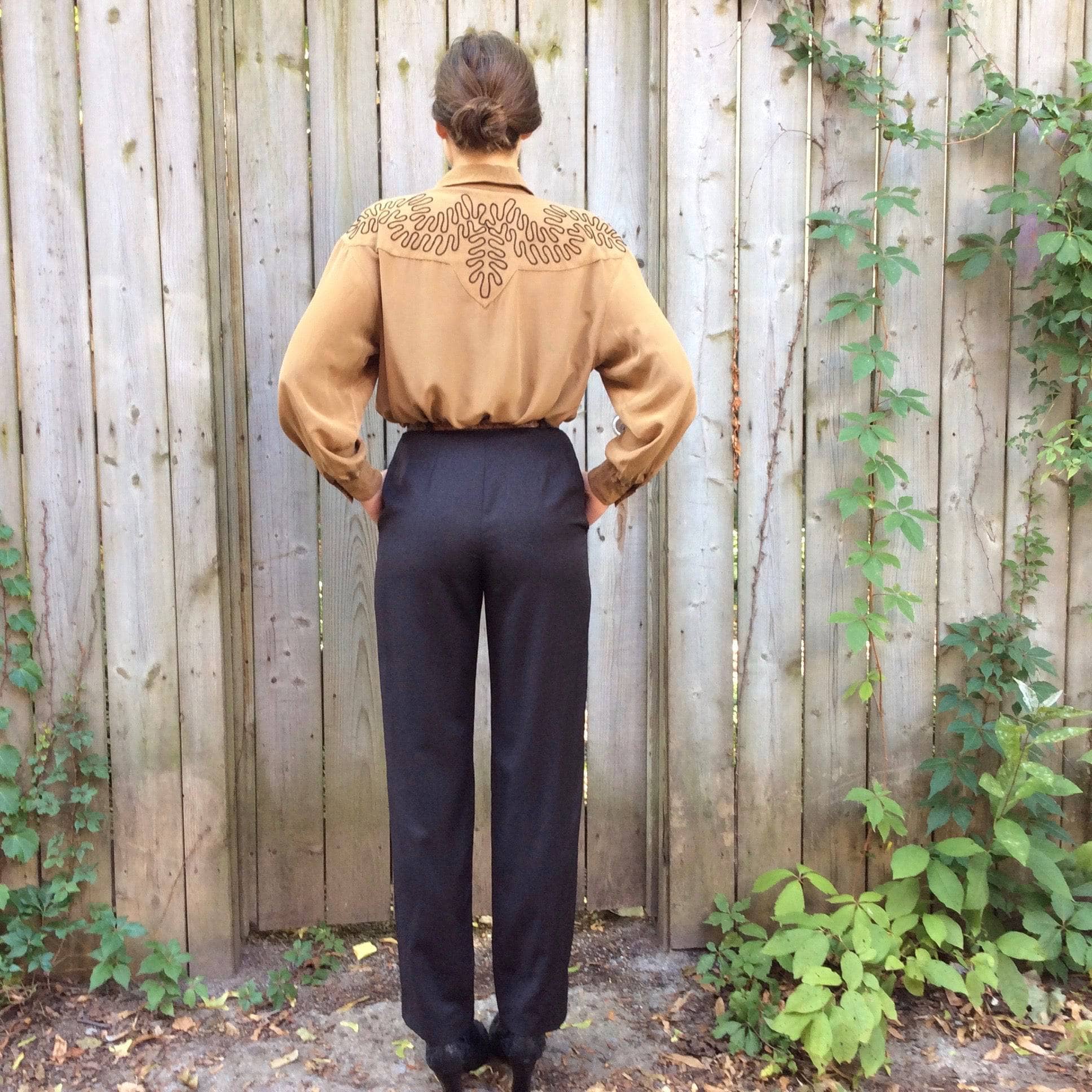 1980’s Light Brown Long Sleeve Silk Blouse Small/Medium - Image 7