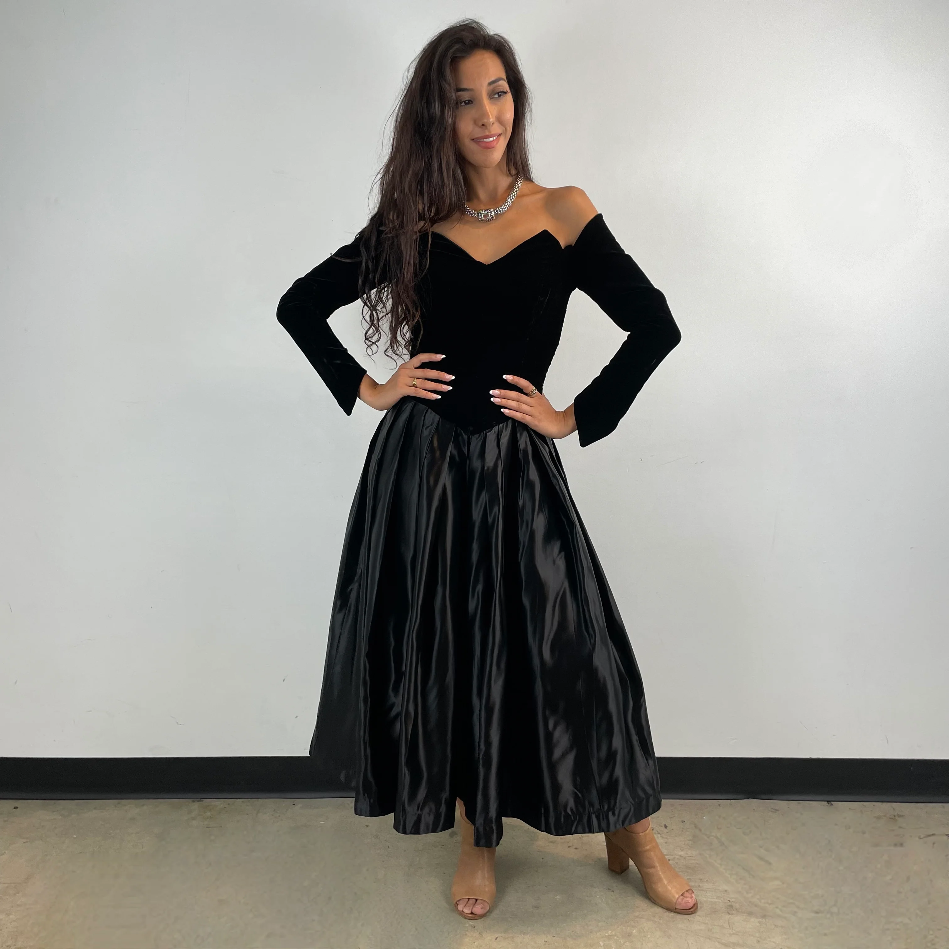 1980s/90s Off-The-Shoulder Long Sleeve Black Bustier Midi Dress Small