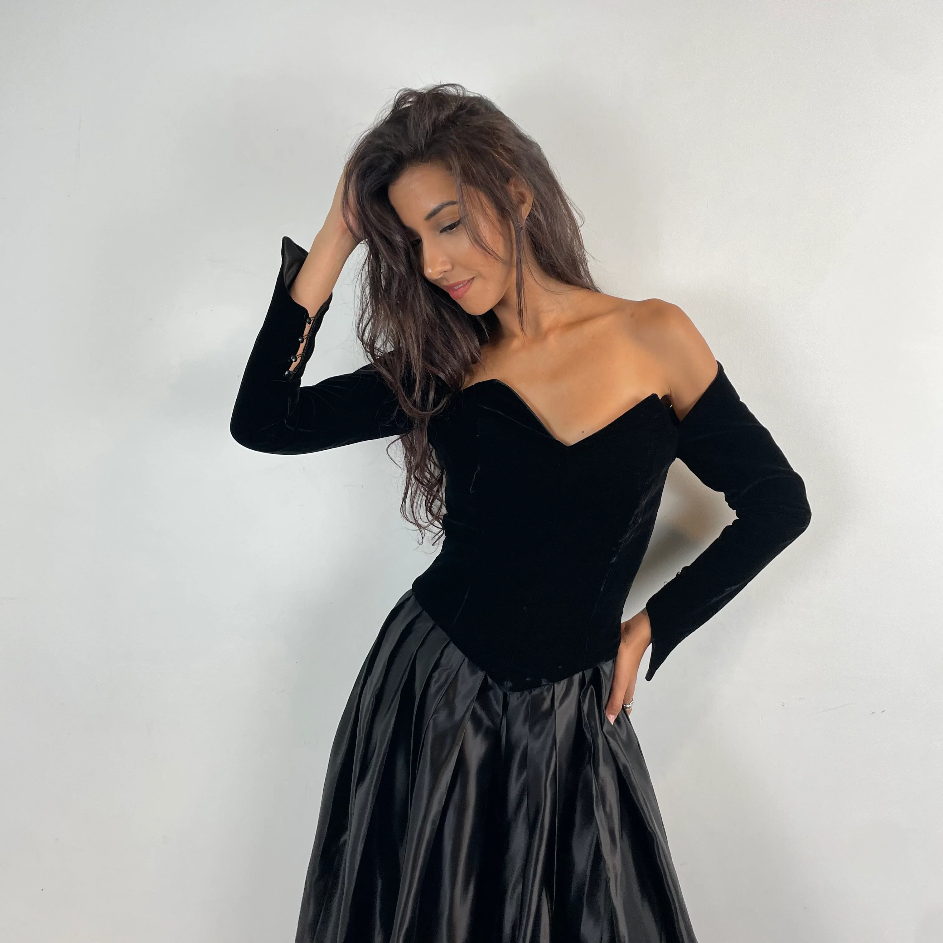 1980s/90s Off-The-Shoulder Long Sleeve Black Bustier Midi Dress Small - Image 2