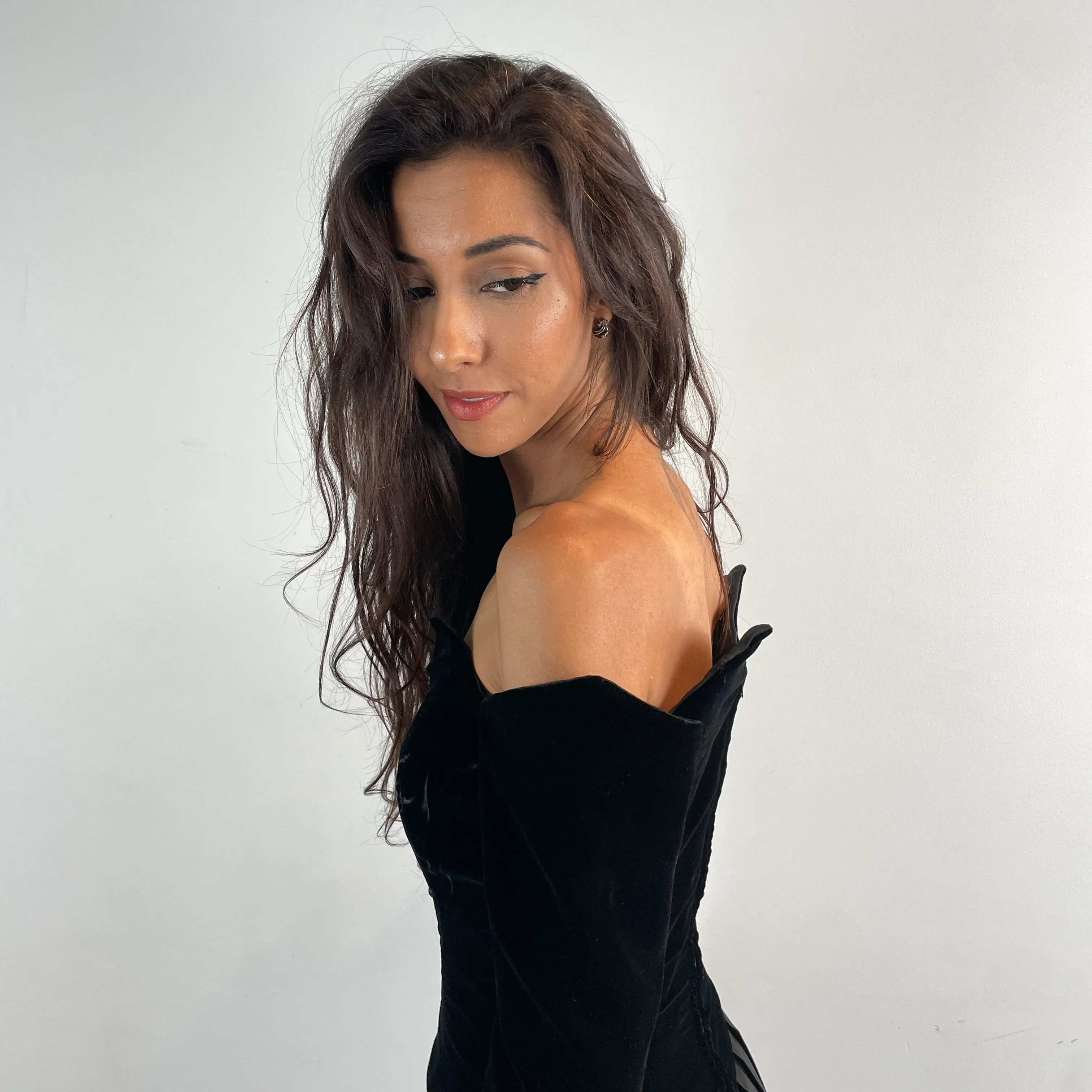 1980s/90s Off-The-Shoulder Long Sleeve Black Bustier Midi Dress Small - Image 5