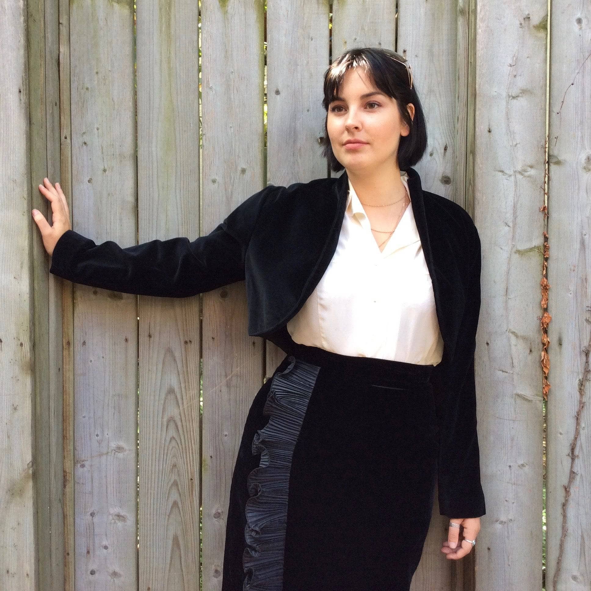 1980s Black Velvet Bolero Jacket M - Image 3