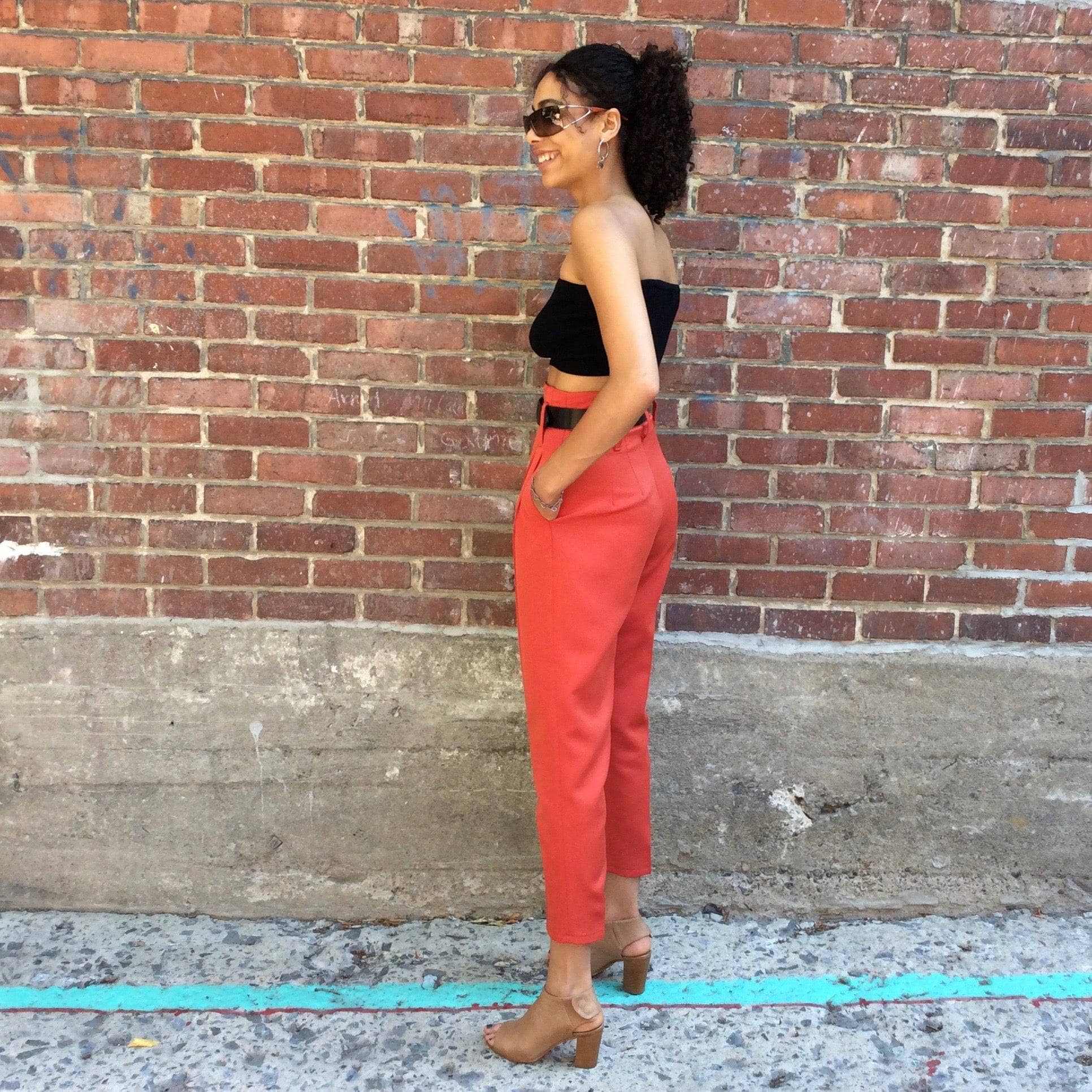 1980s Brick Colour High-Waisted Tapered Leg Pleated Pants Small - Image 6