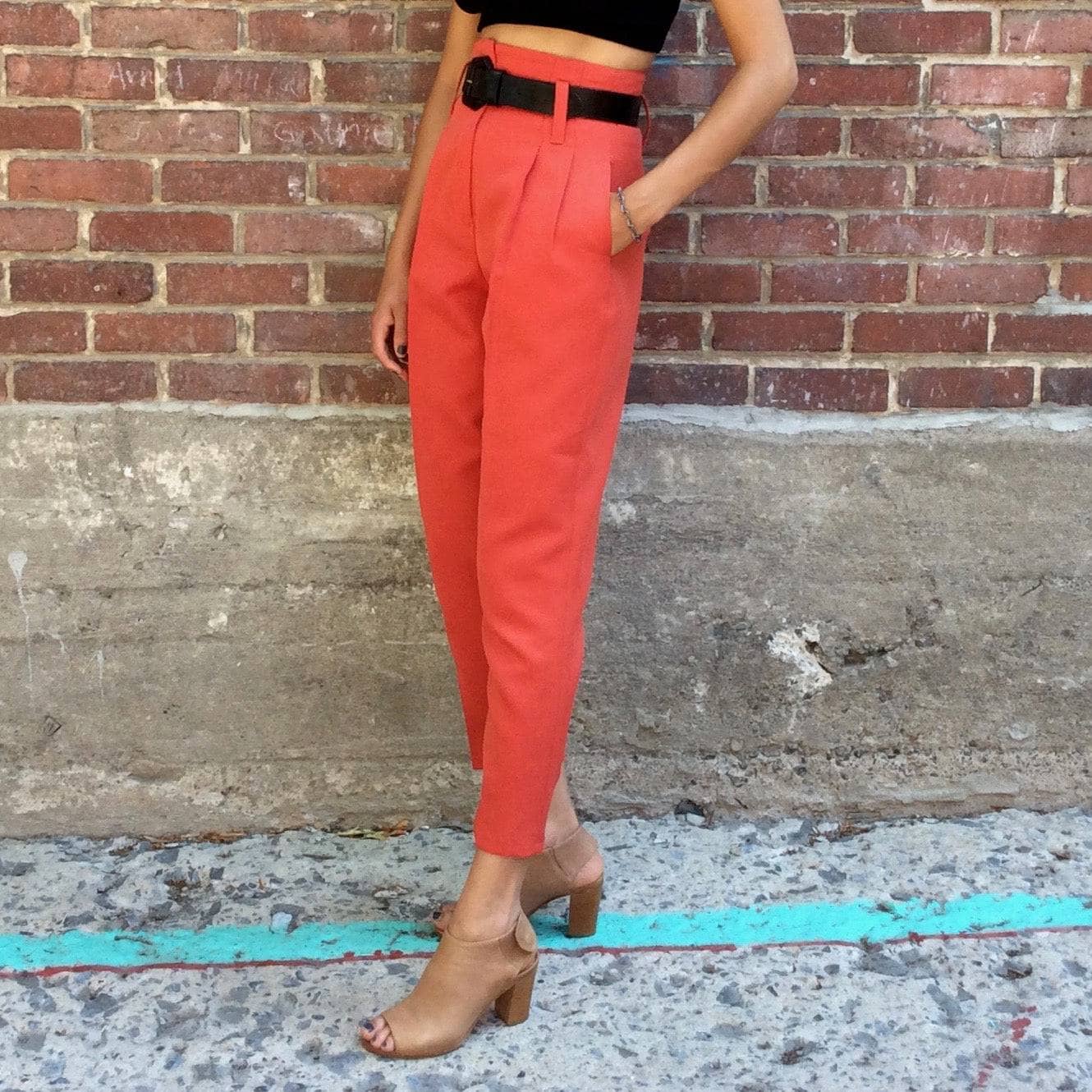 1980s Brick Colour High-Waisted Tapered Leg Pleated Pants Small - Image 7