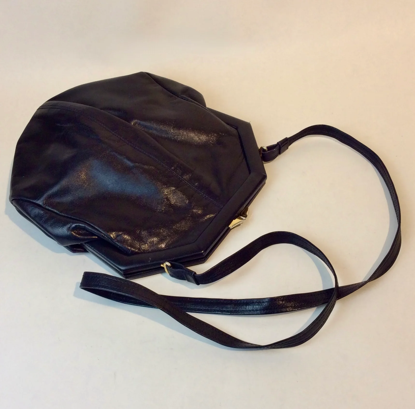 1980s Bruno Magli Octagonal Navy Leather Shoulder Bag - Image 2
