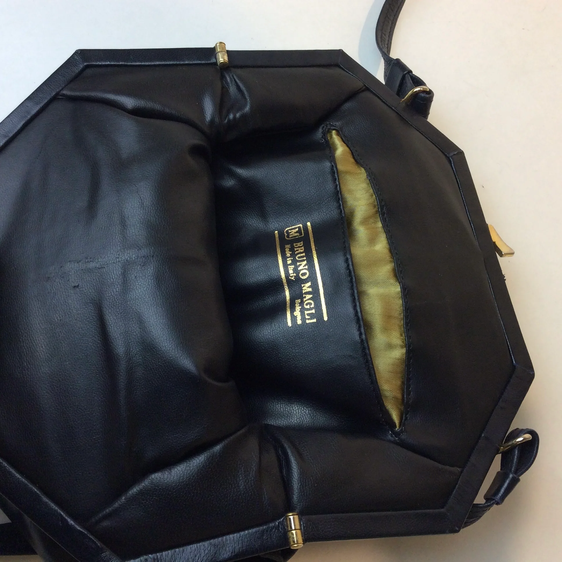 1980s Bruno Magli Octagonal Navy Leather Shoulder Bag - Image 5
