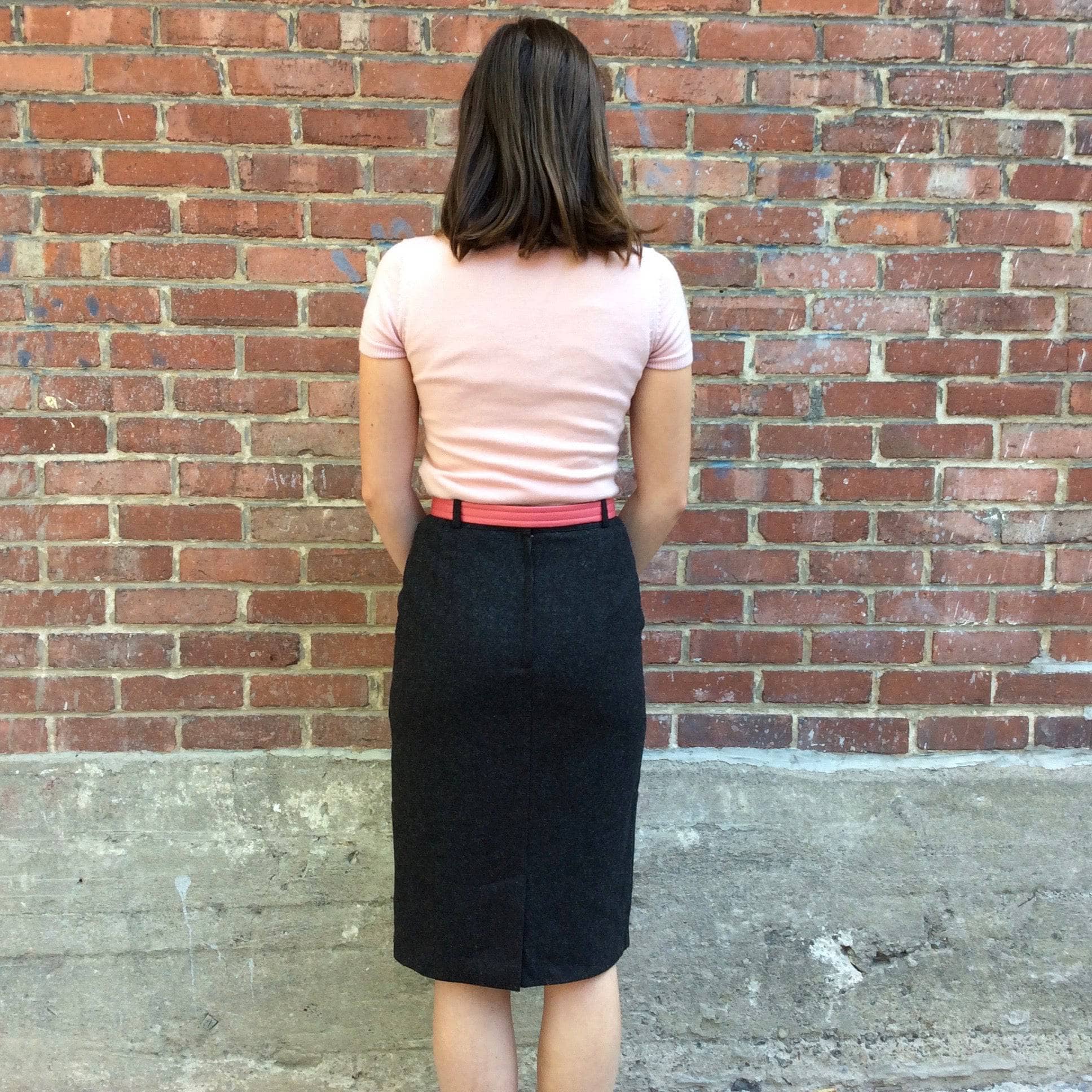 1980's Charcoal Grey Wool pencil skirt Small - Image 4