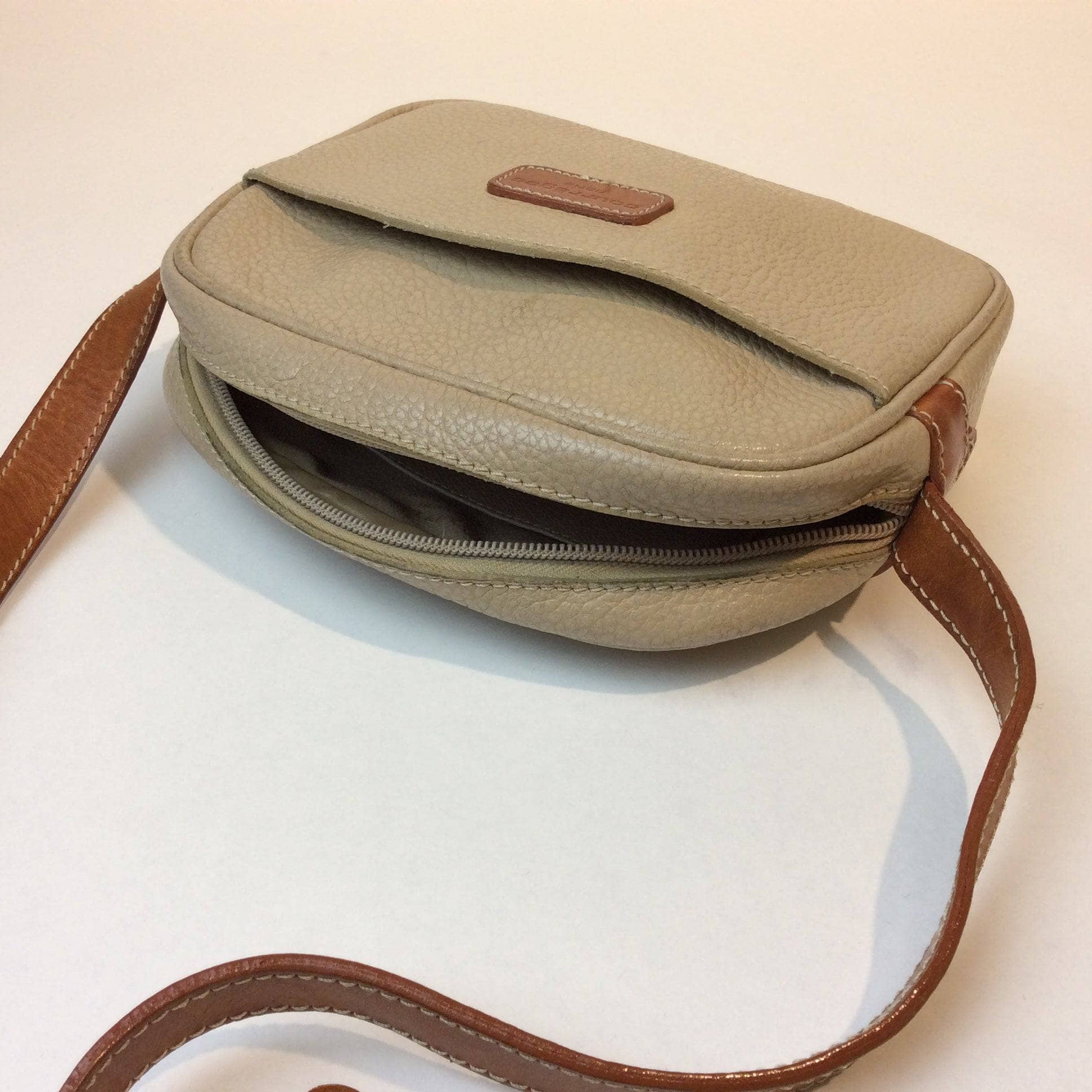 1980s Courrèges Paris Cross-Body Leather Bag - Image 6