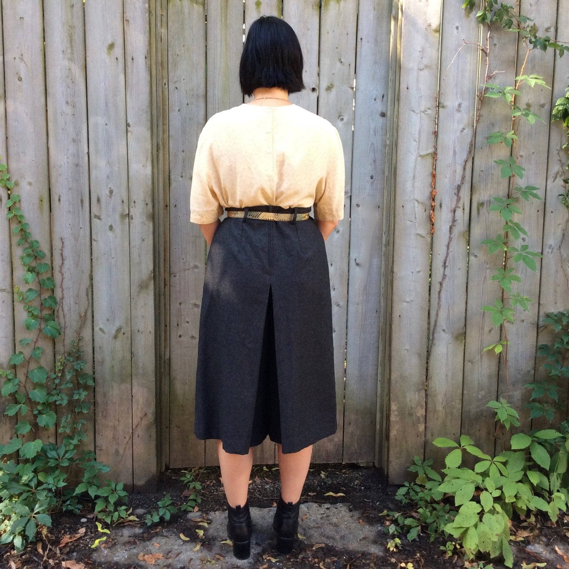 1980s High-Rise Box-Pleated Wool Culottes Medium - Image 2
