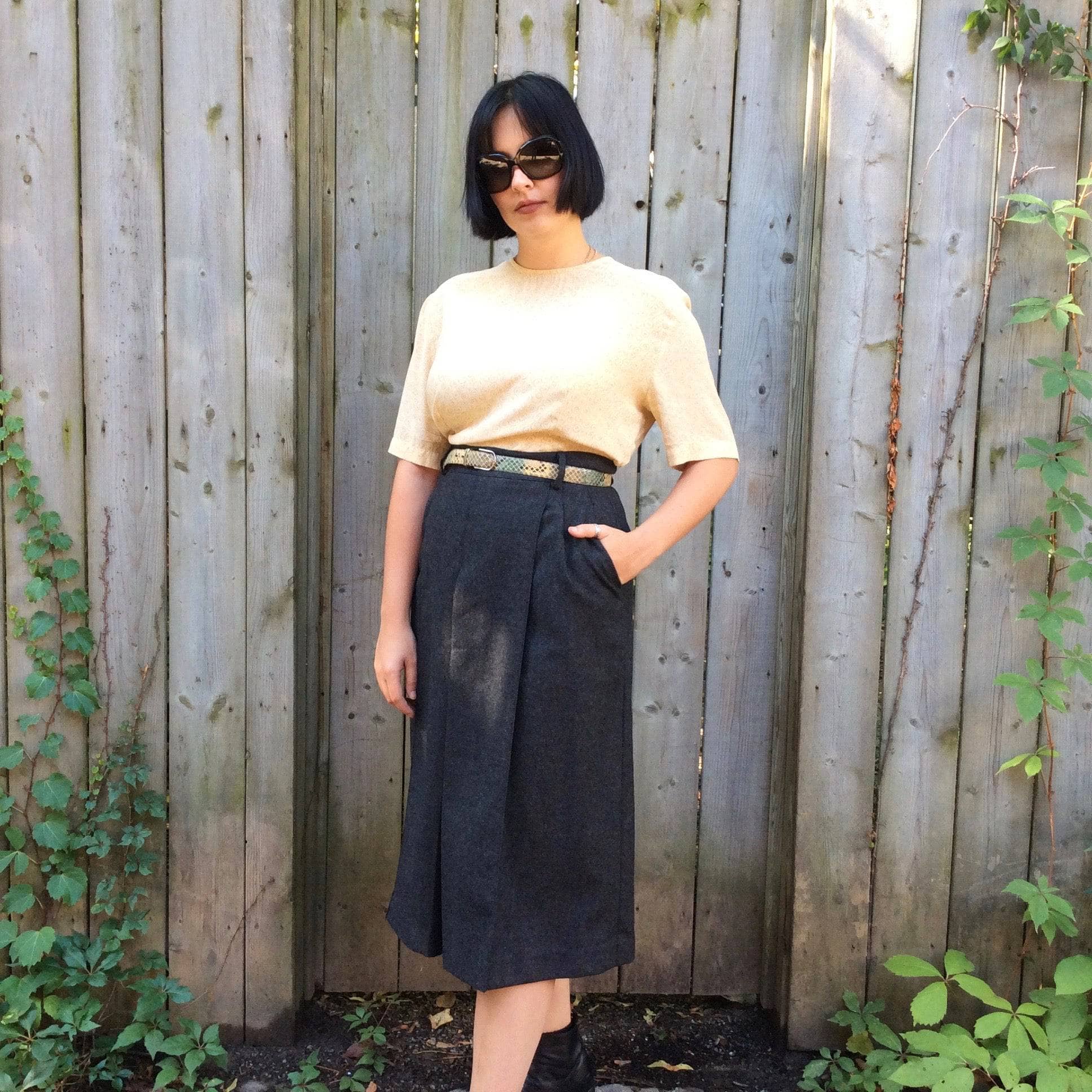 1980s High-Rise Box-Pleated Wool Culottes Medium - Image 6