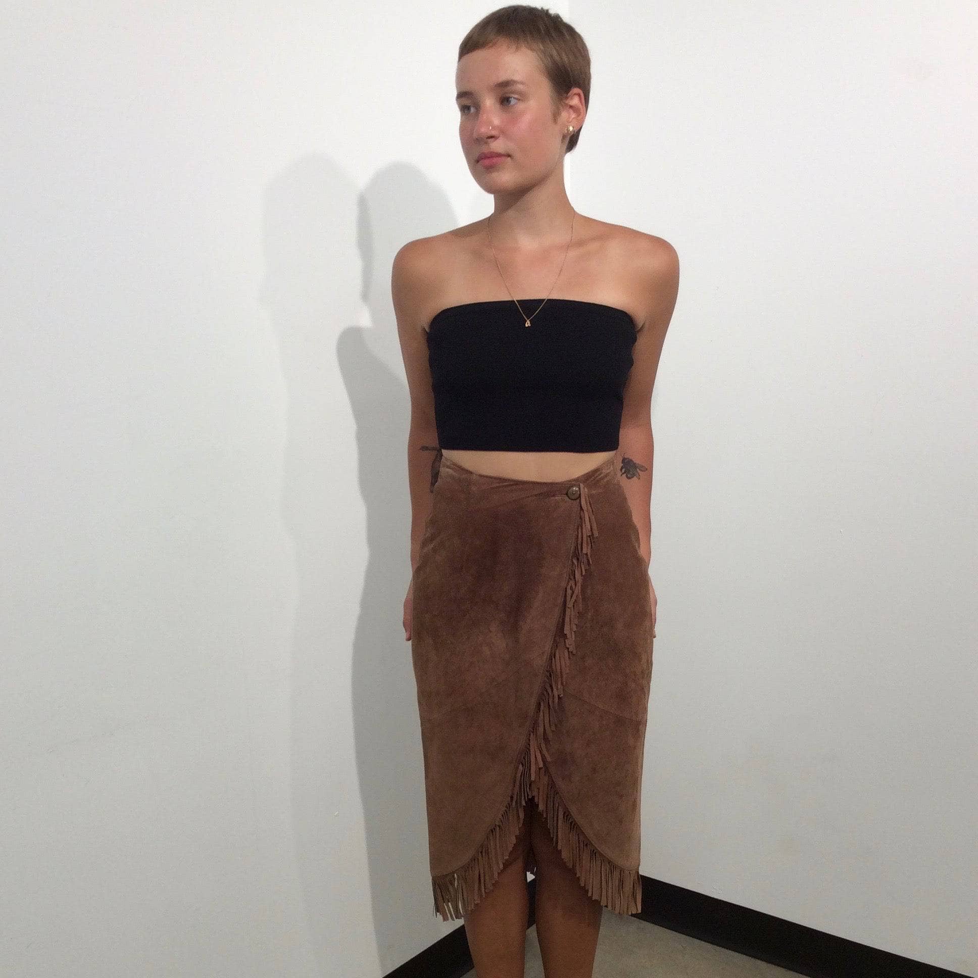 1980s High-Waist Fringed Suede Wrap Skirt Small - Image 7