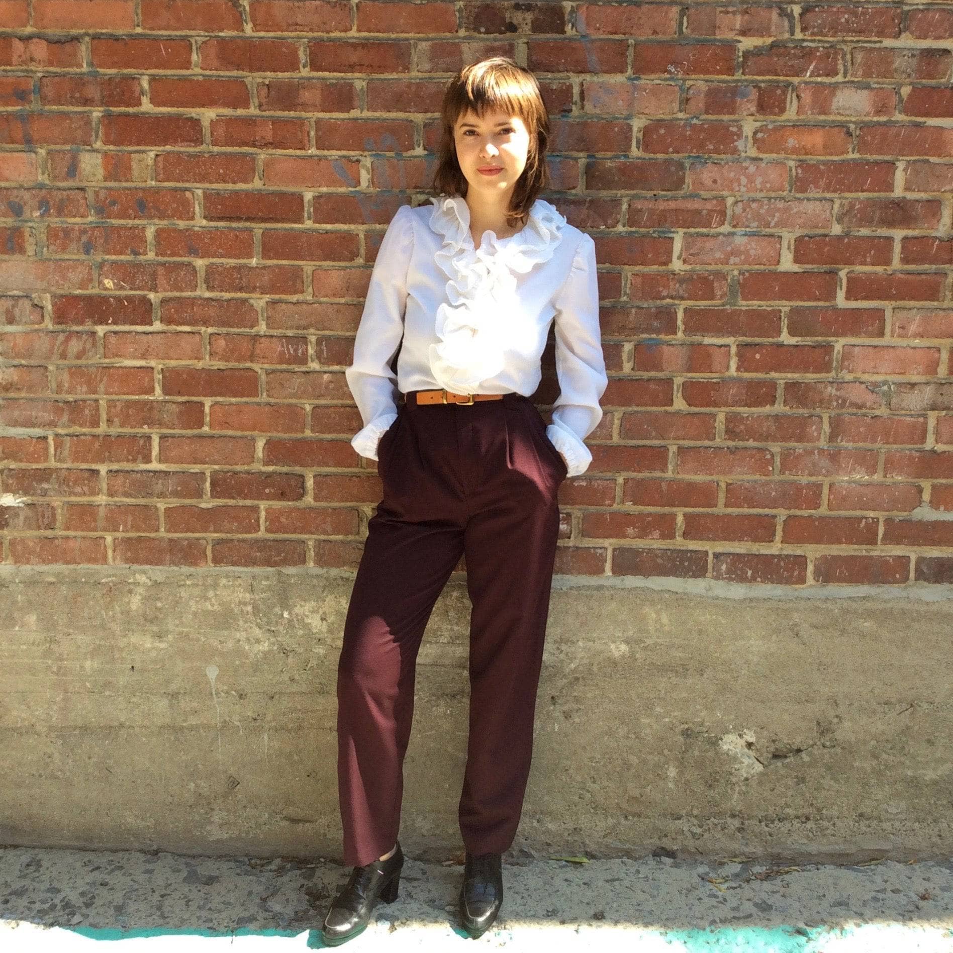 1980s High Waisted Pleated Burgundy Pants S