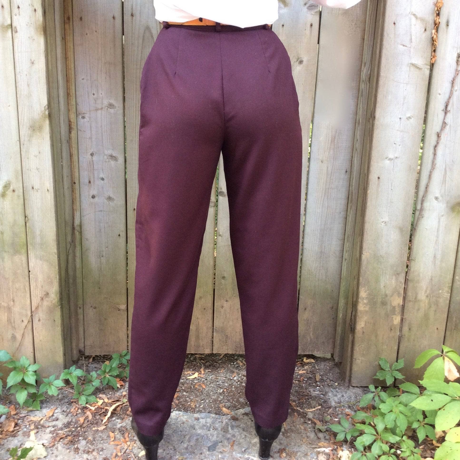 1980s High Waisted Pleated Burgundy Pants S - Image 2