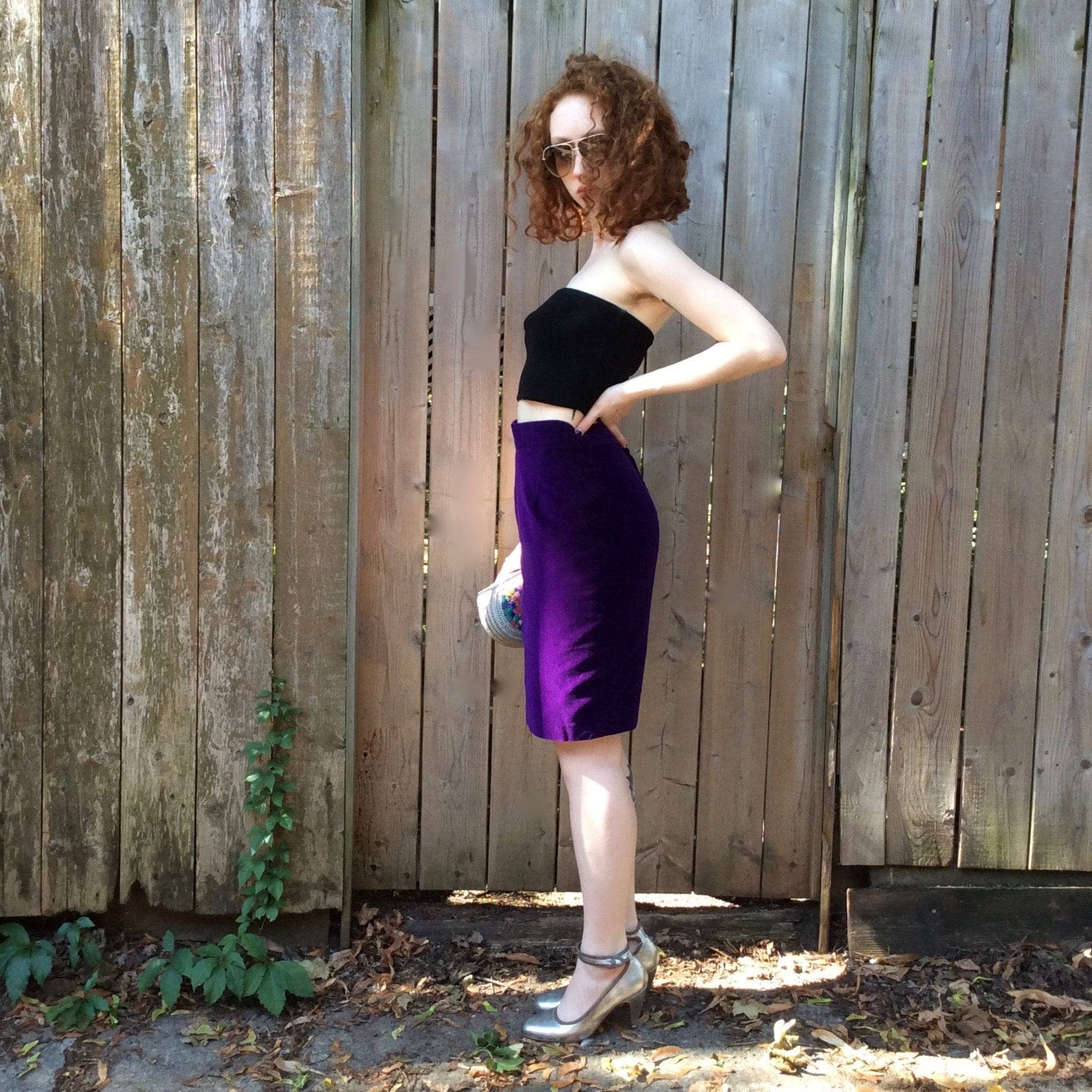 1980s  High-waisted Purple Velvet Fitted Skirt Small - Image 6