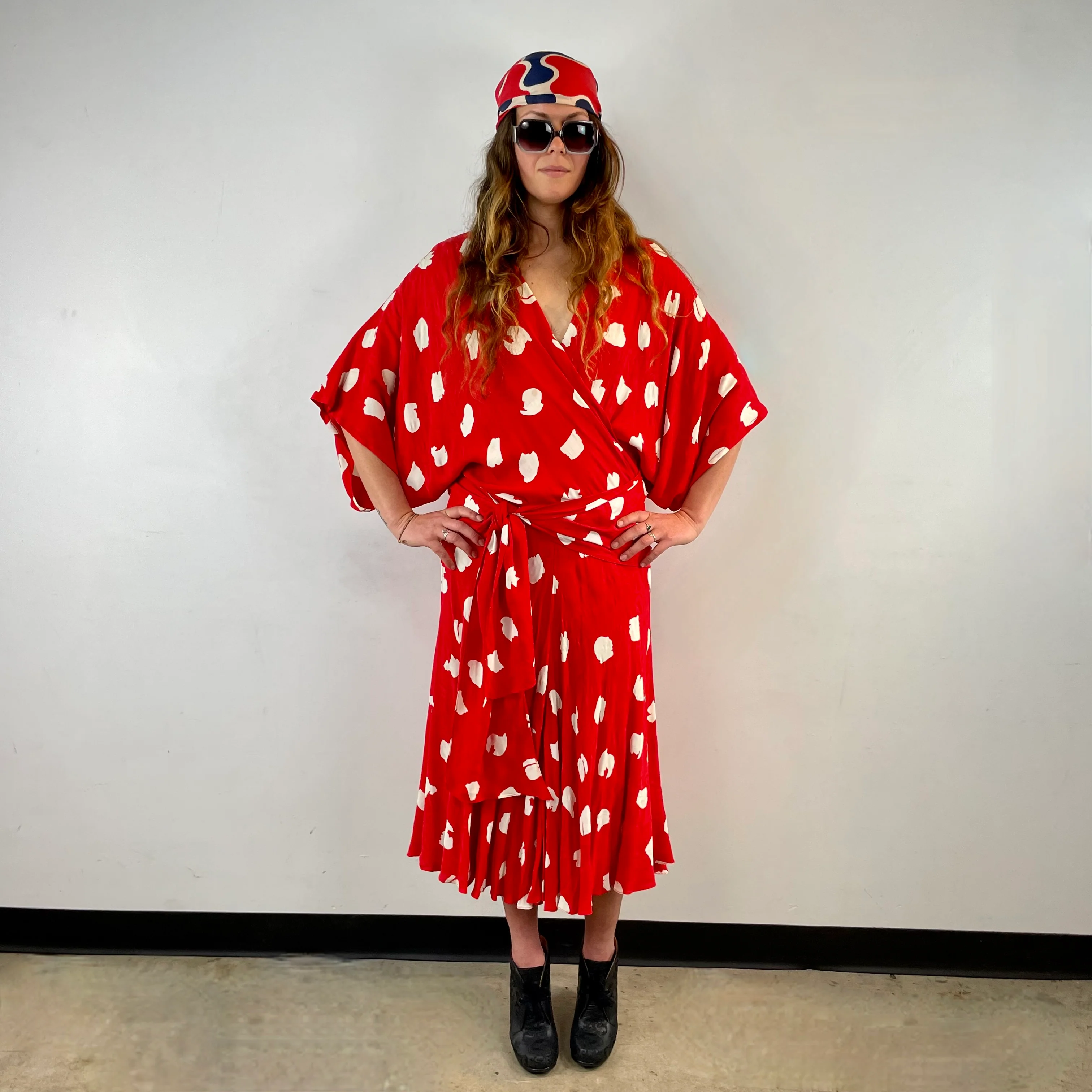 1980s Kimono-Style Red Brocade Midi Dress Medium-Large