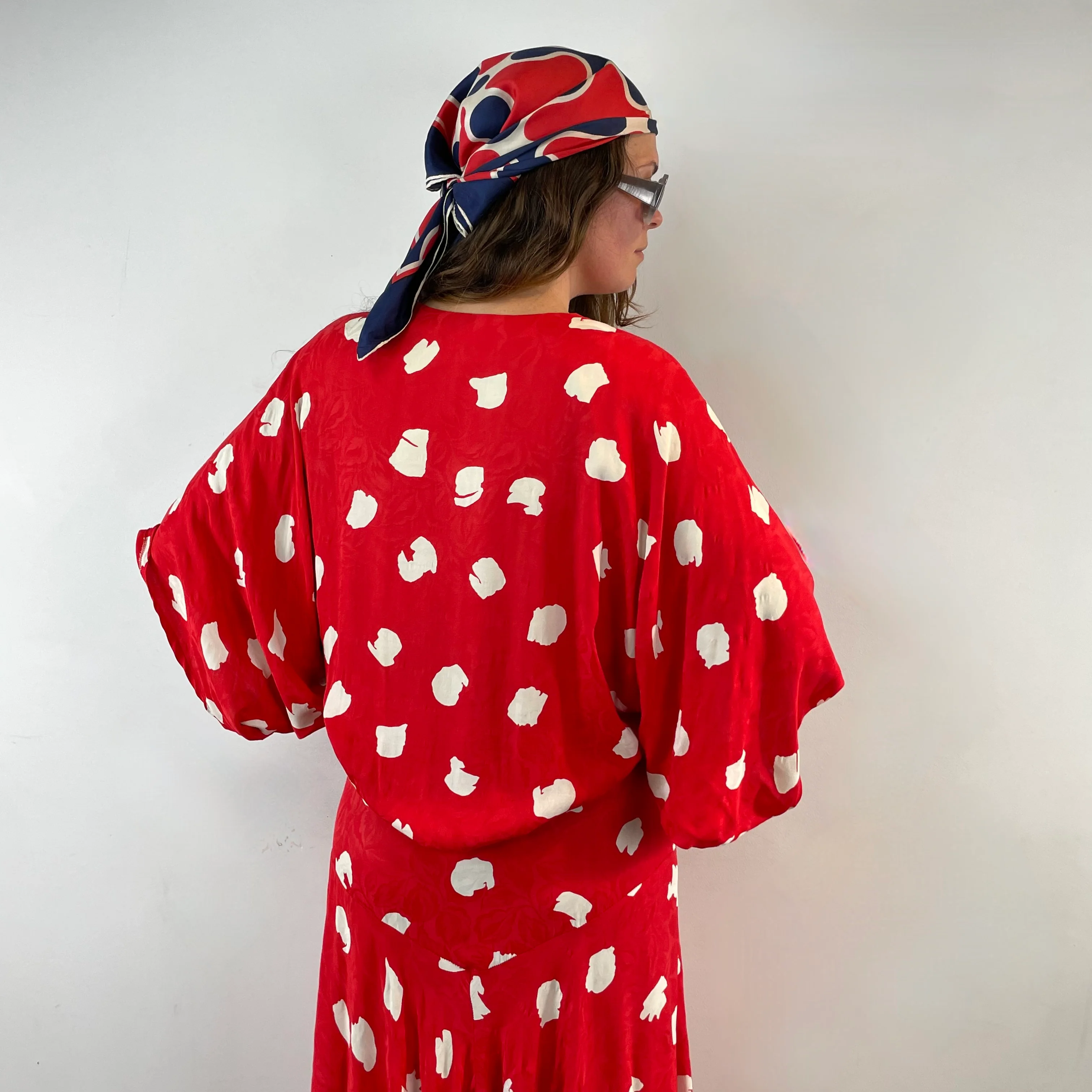 1980s Kimono-Style Red Brocade Midi Dress Medium-Large - Image 3