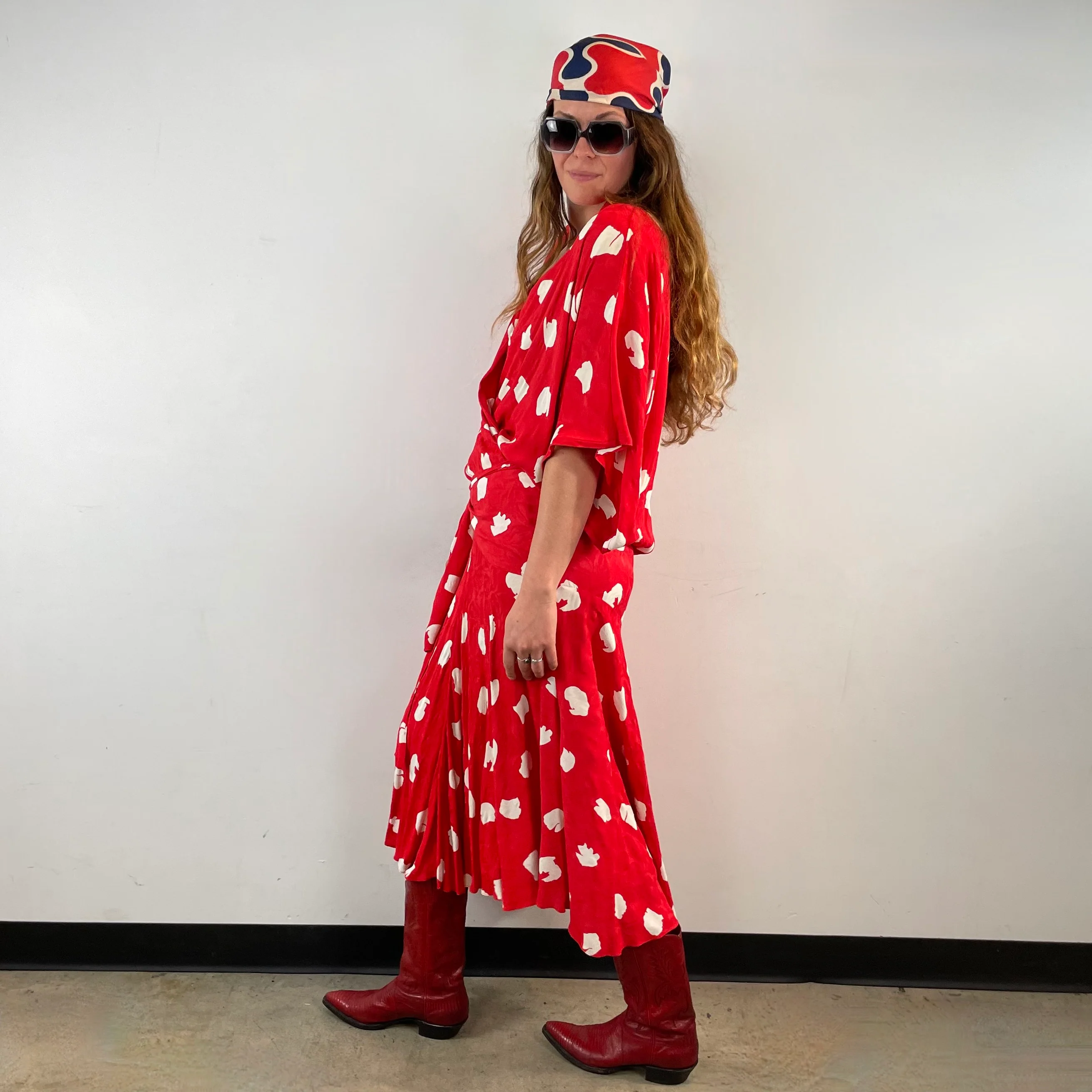 1980s Kimono-Style Red Brocade Midi Dress Medium-Large - Image 4