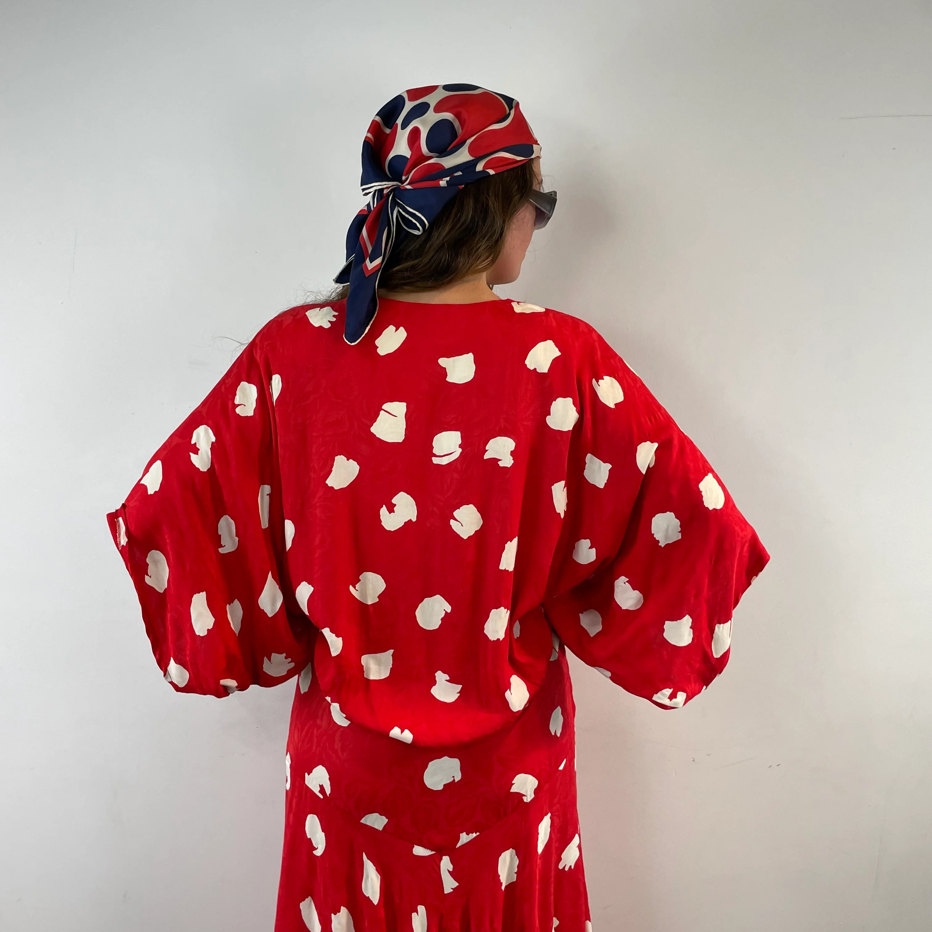 1980s Kimono-Style Red Brocade Midi Dress Medium-Large - Image 5