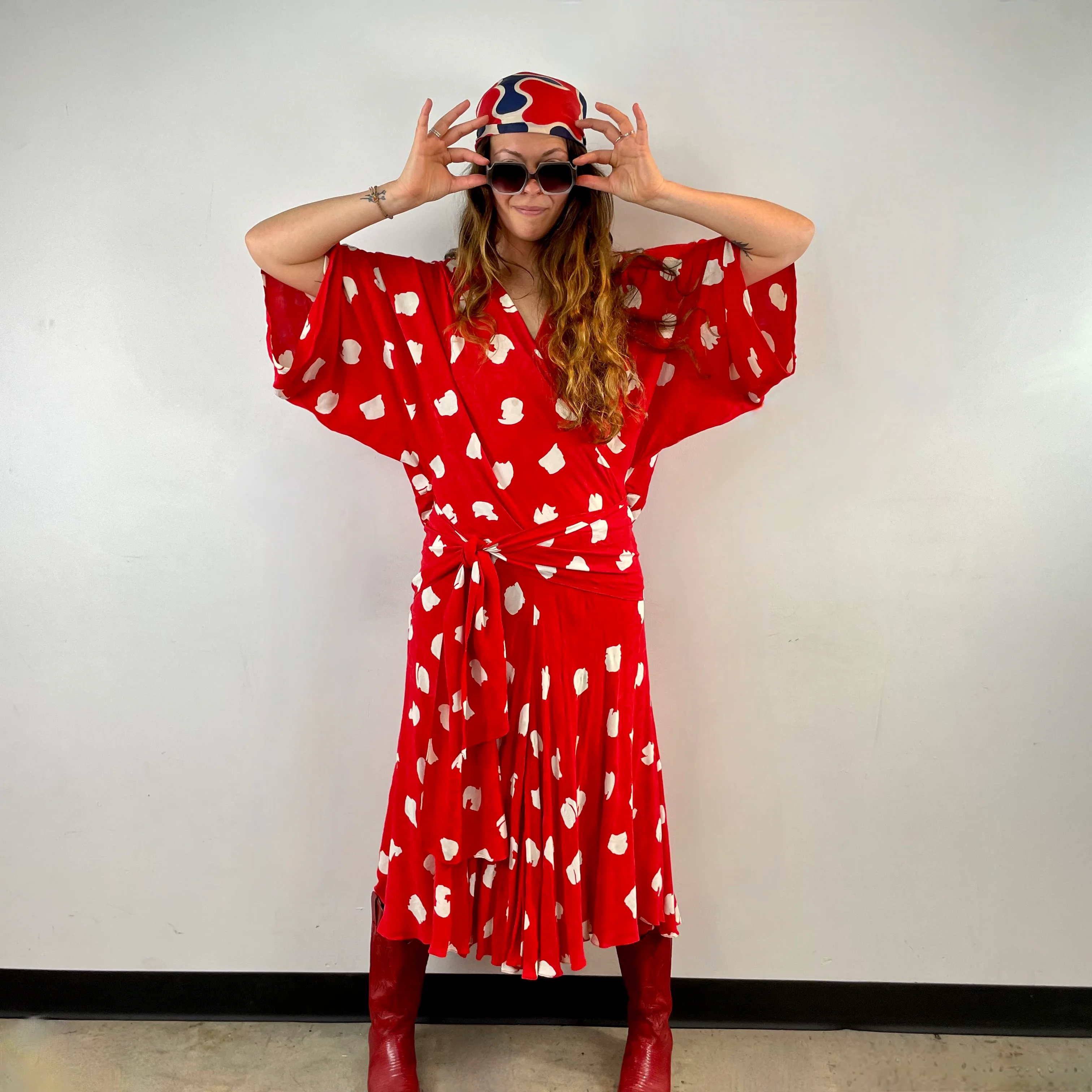1980s Kimono-Style Red Brocade Midi Dress Medium-Large - Image 6