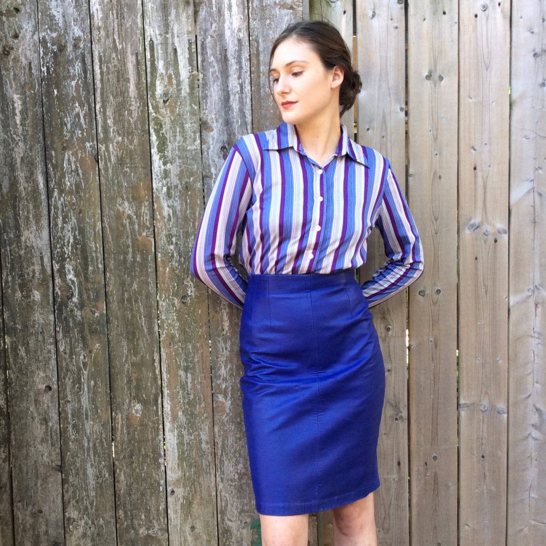 1980's Purple Leather High-Waisted Fitted Skirt Small - Image 3