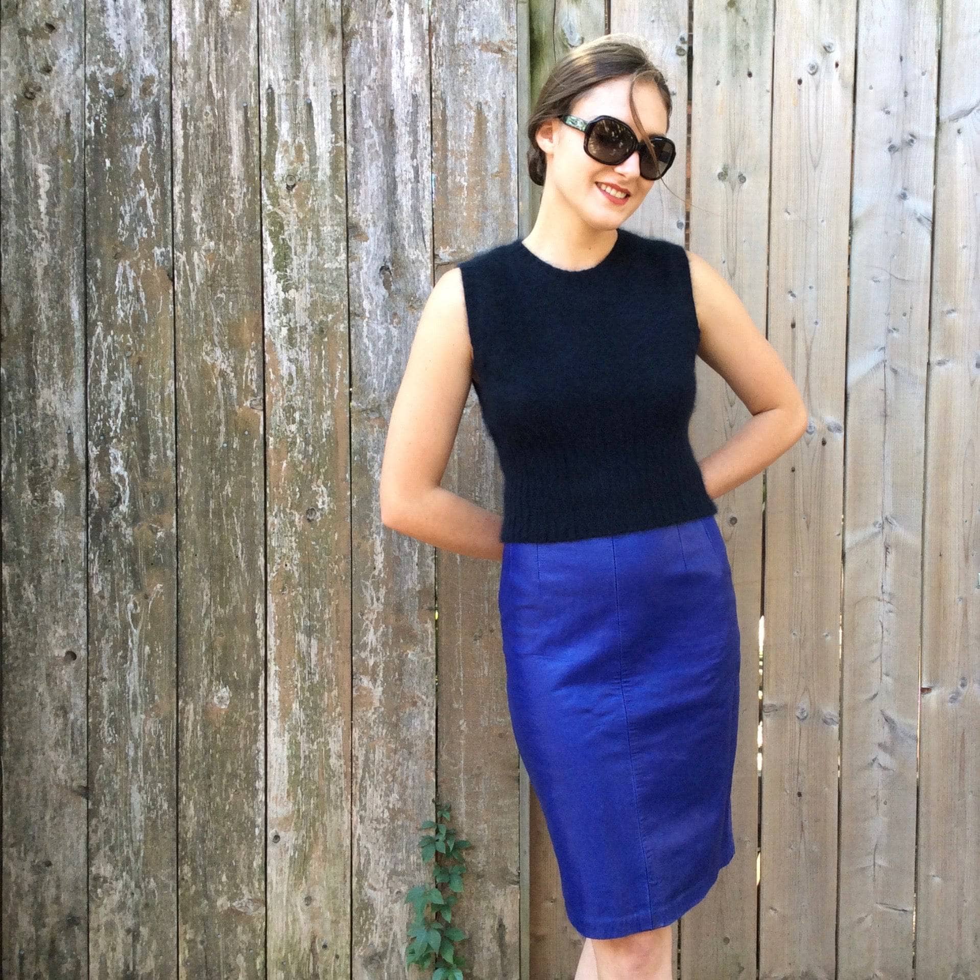 1980's Purple Leather High-Waisted Fitted Skirt Small - Image 4