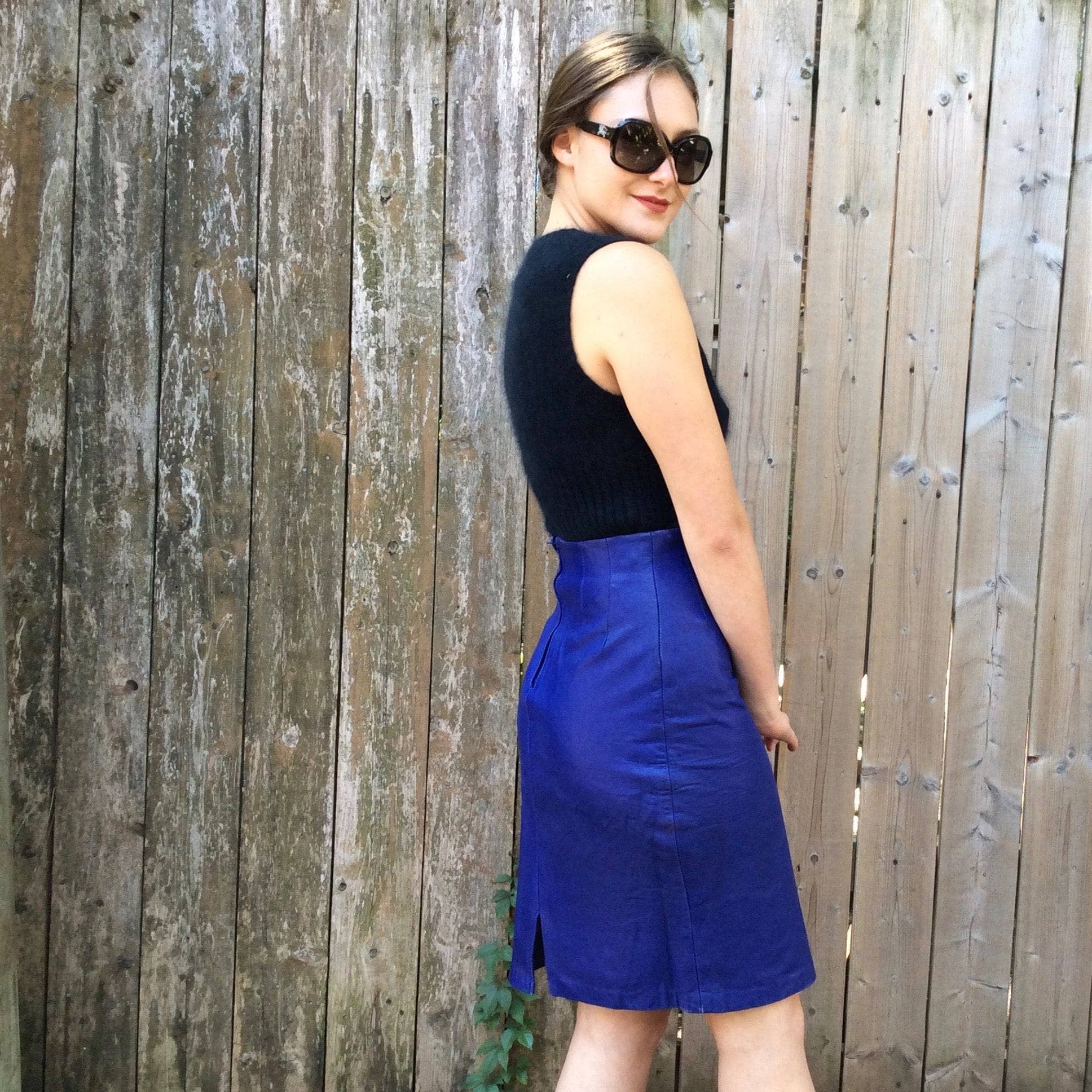 1980's Purple Leather High-Waisted Fitted Skirt Small - Image 5