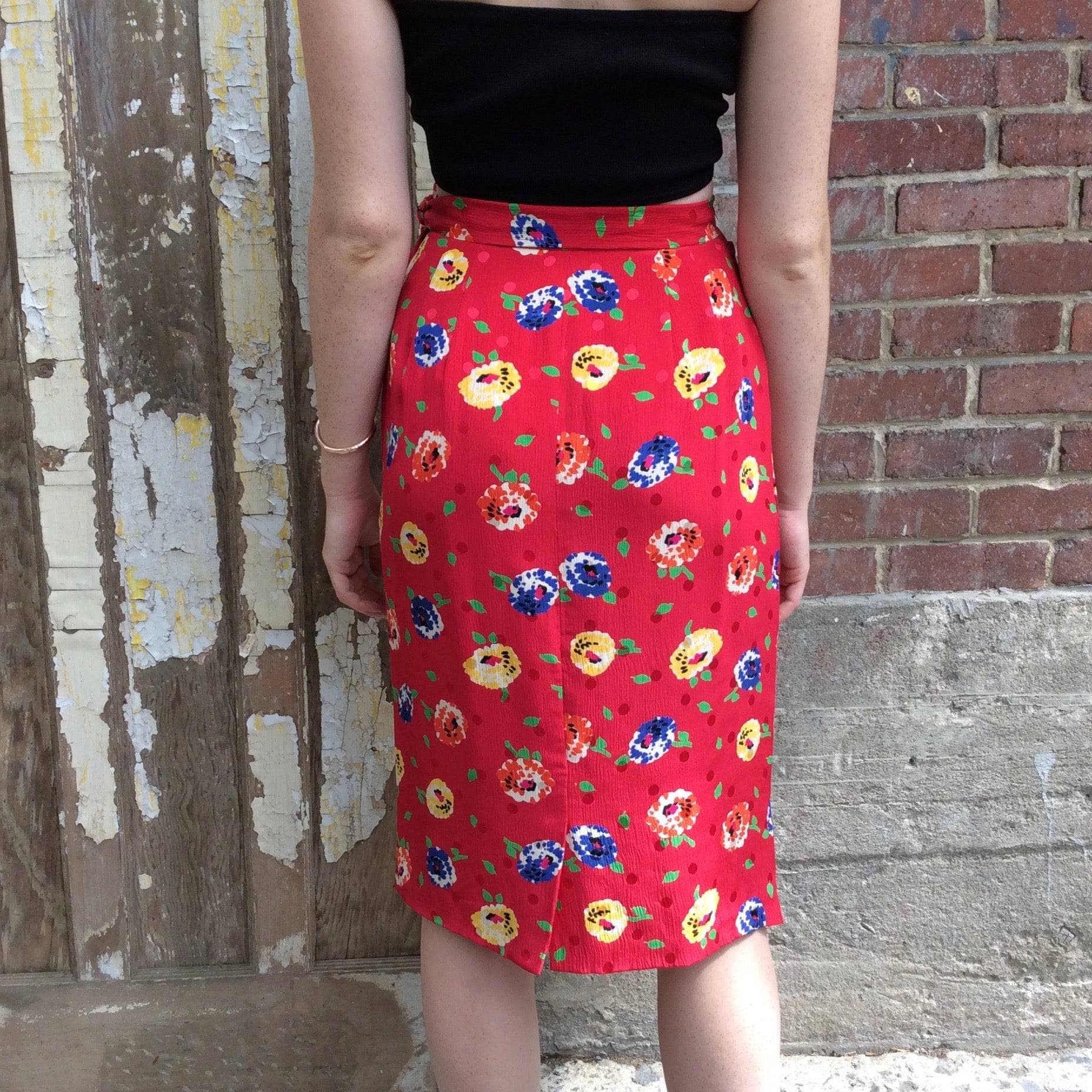 1980s UNGARO Red Silk Midi Skirt Small/Medium - Image 6