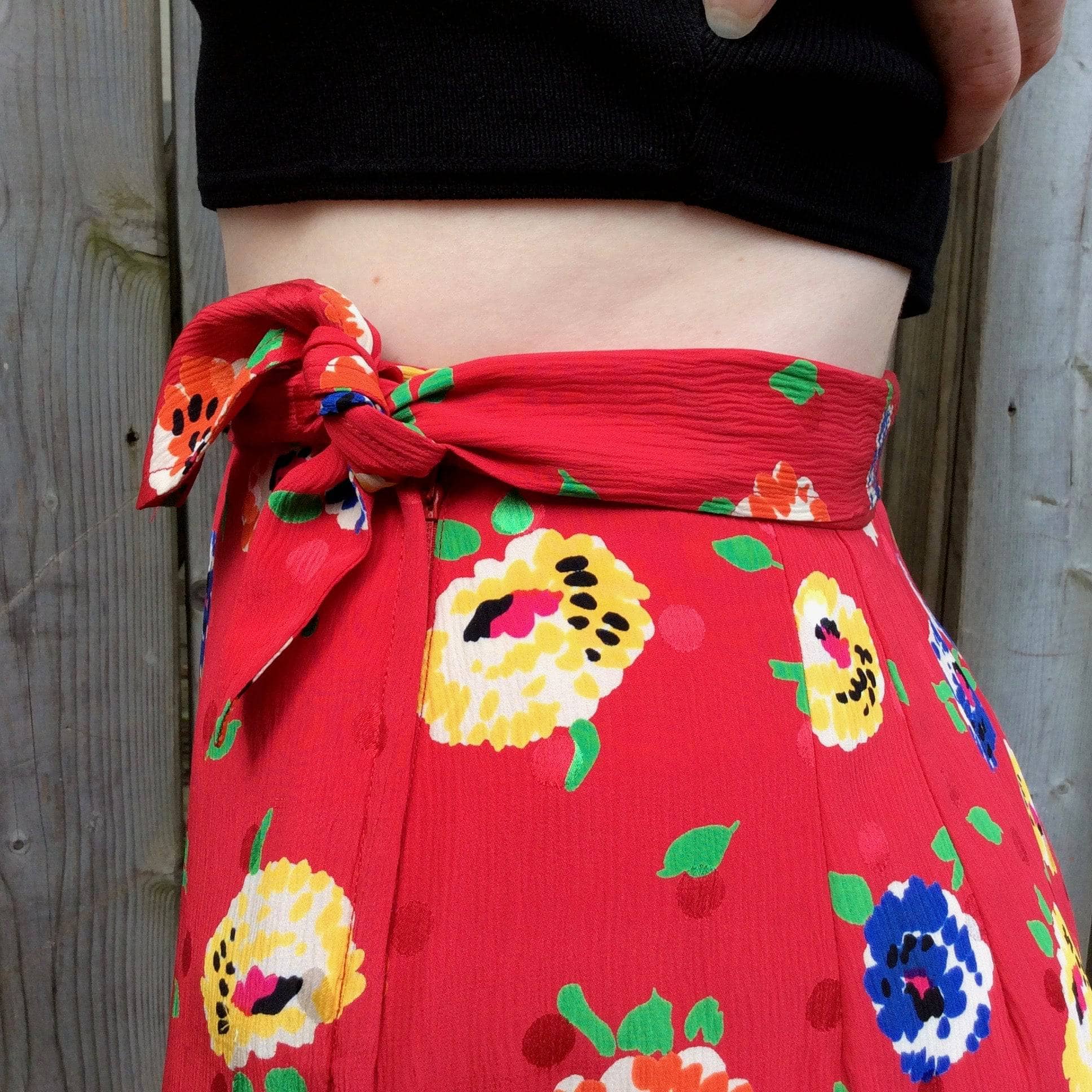 1980s UNGARO Red Silk Midi Skirt Small/Medium - Image 9