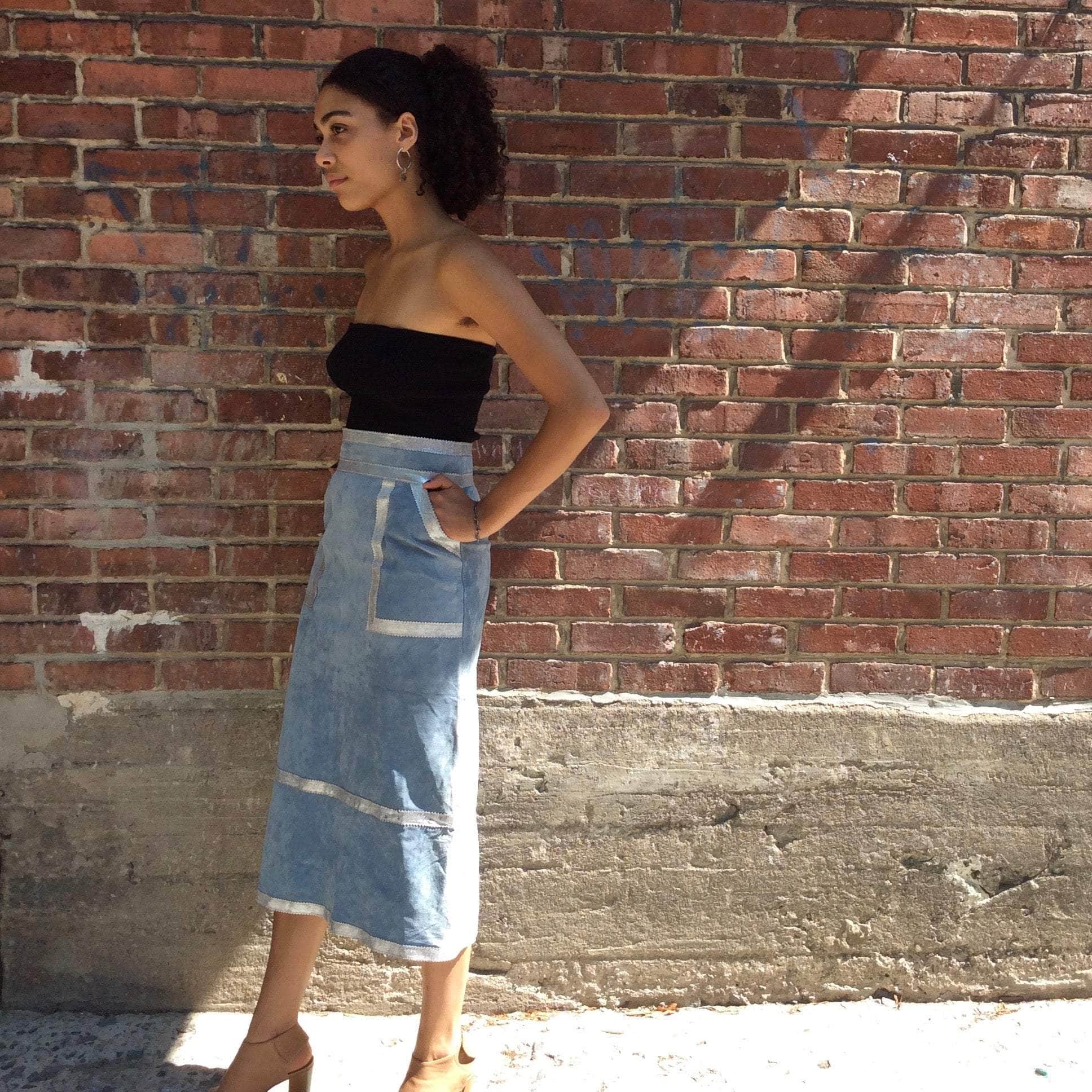 1990s-2000s Icy Blue Suede Midi Skirt Small - Image 2