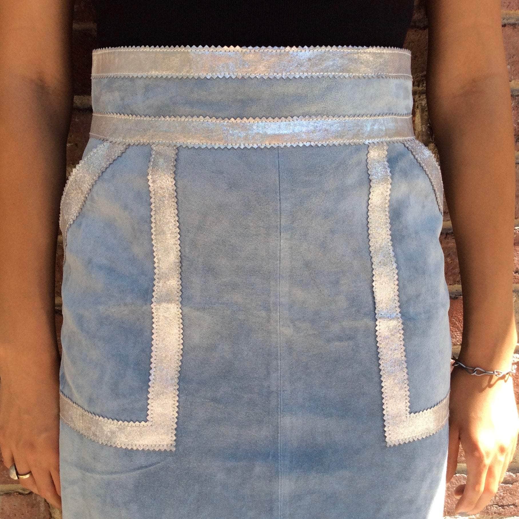 1990s-2000s Icy Blue Suede Midi Skirt Small - Image 3