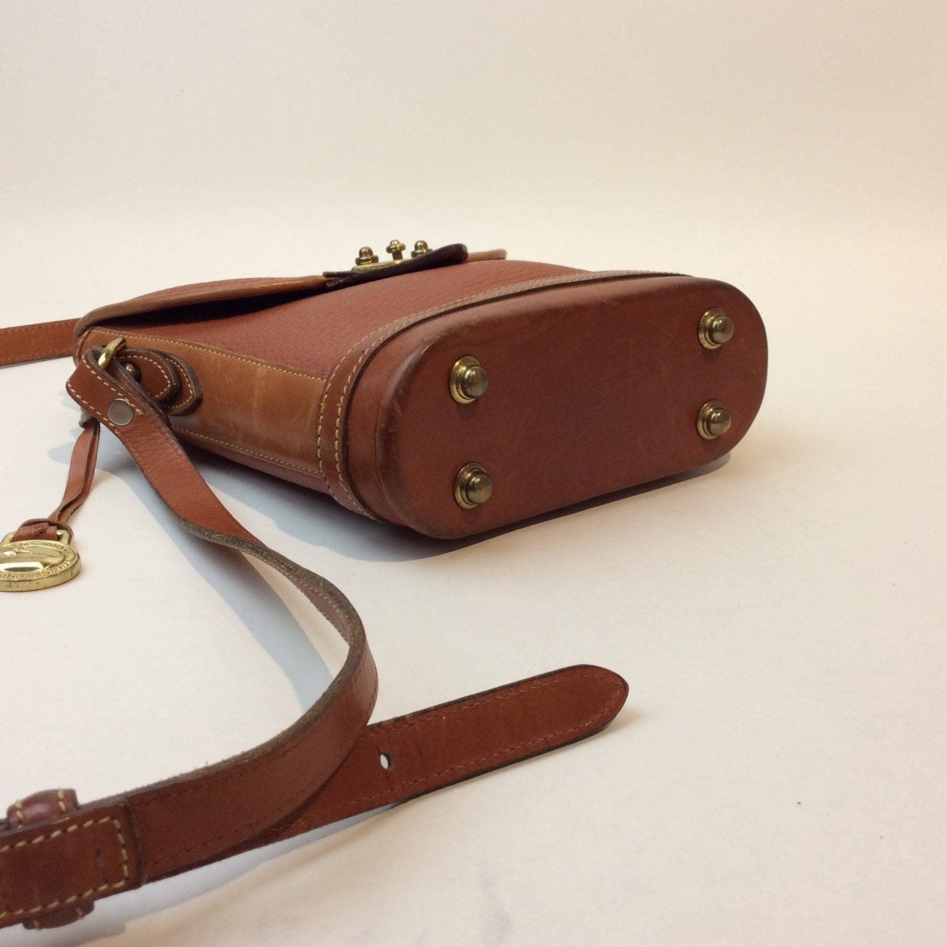 1990s Dooney & Bourke Tan Leather Crossbody Bag - Image 3