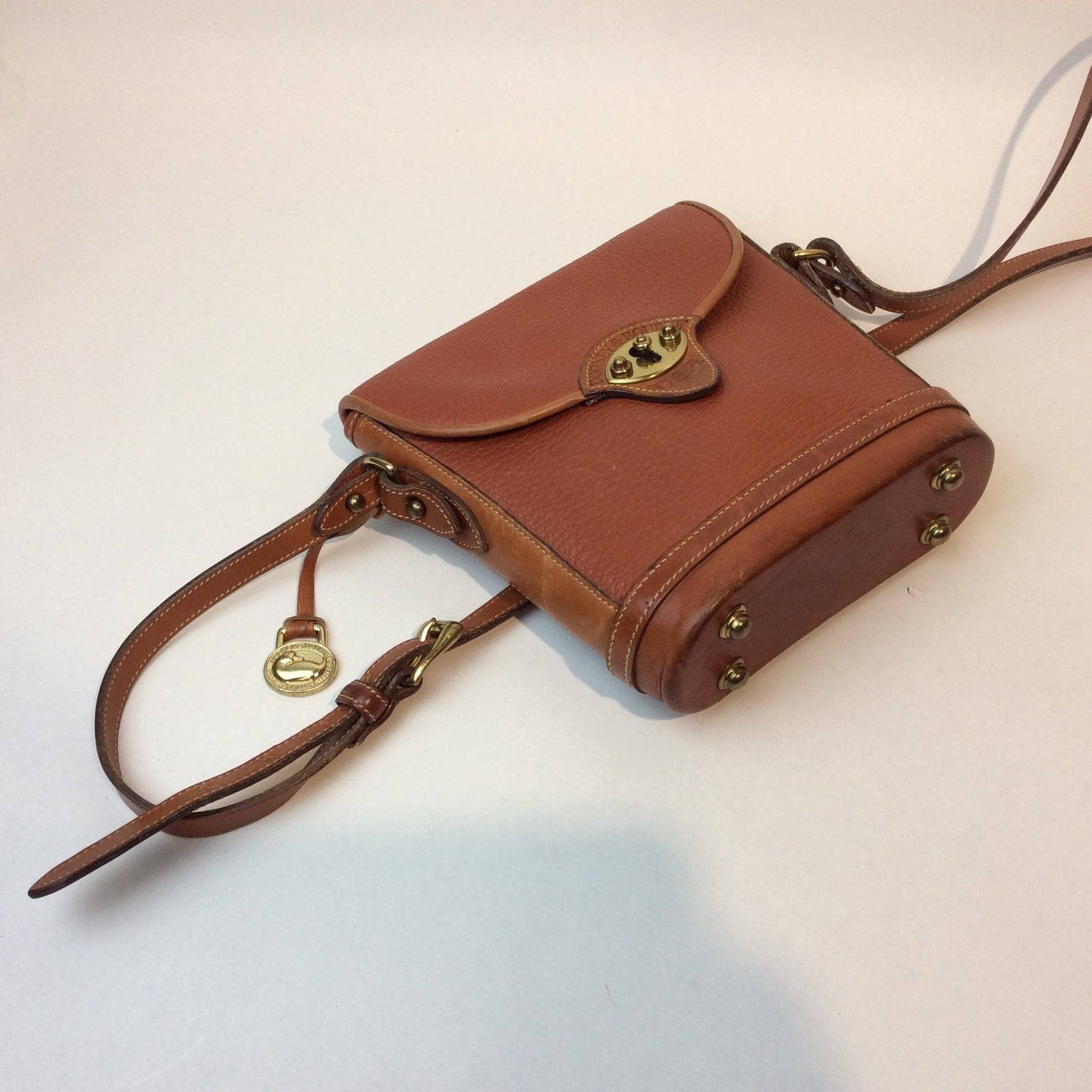 1990s Dooney & Bourke Tan Leather Crossbody Bag - Image 5