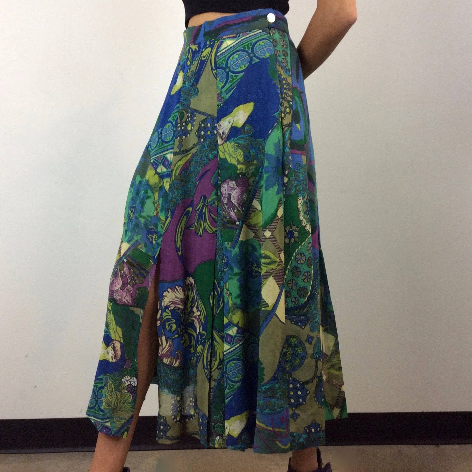 1990s Geiger Bold Print Pleated  Midi Skirt Small/Medium - Image 3
