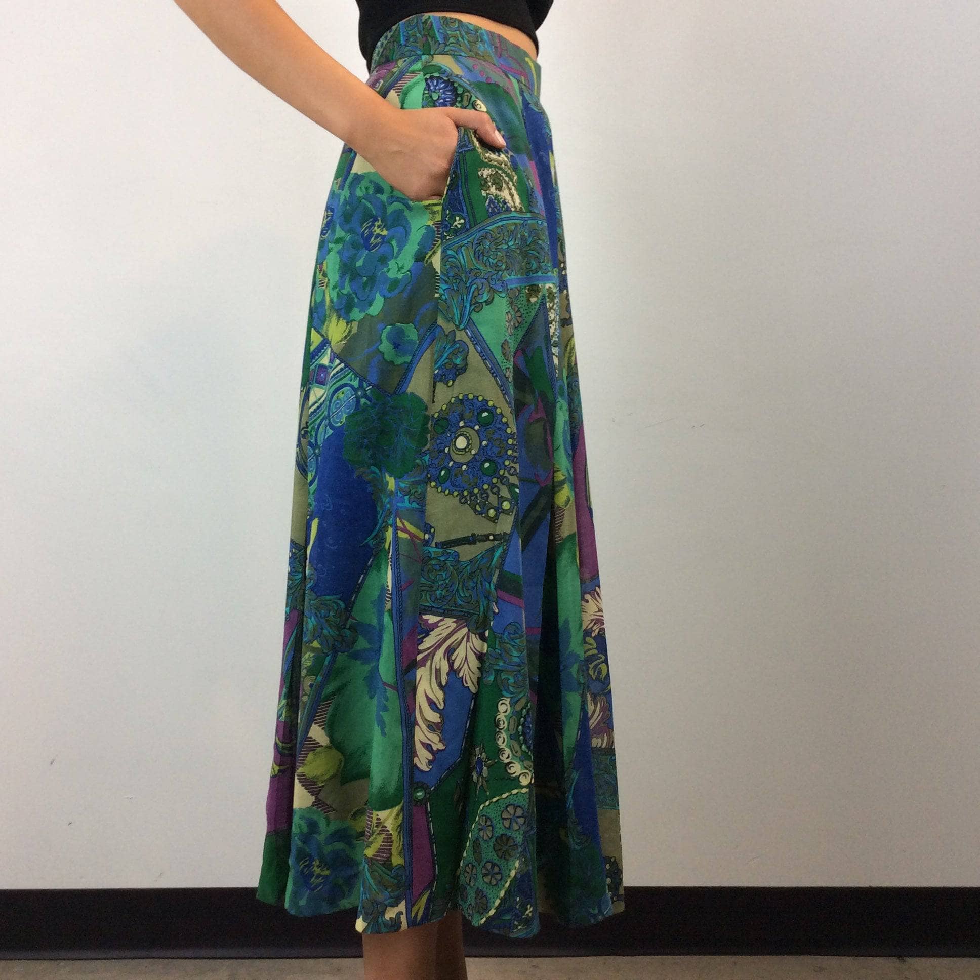 1990s Geiger Bold Print Pleated  Midi Skirt Small/Medium - Image 5