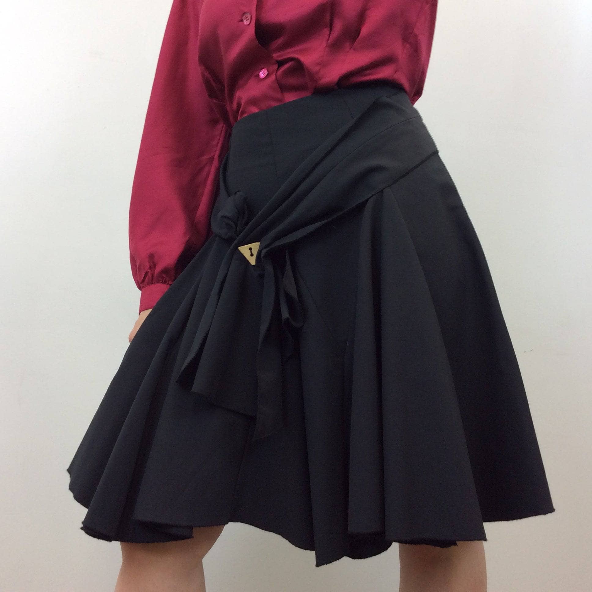 1990s George Lévesque Tier Black Skirt Medium - Image 4