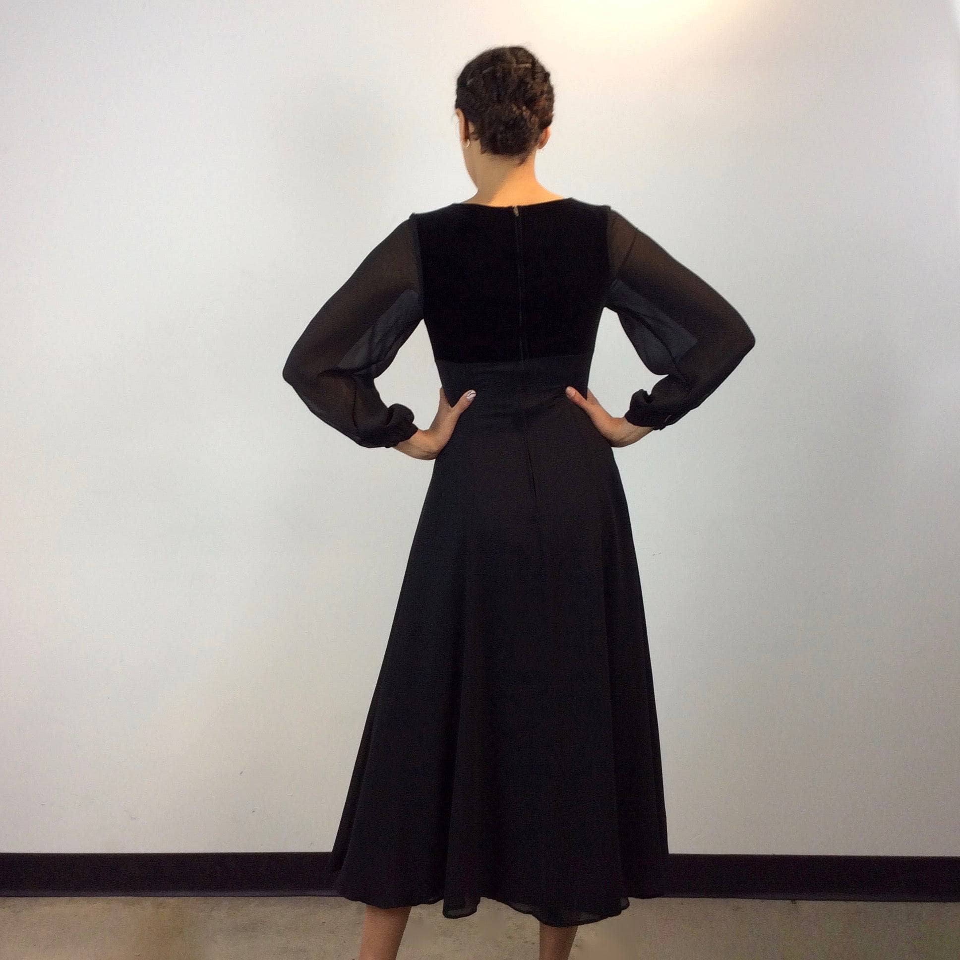 1990s Laura Ashley Black Long Sleeve Flowy Midi Dress S - Image 3
