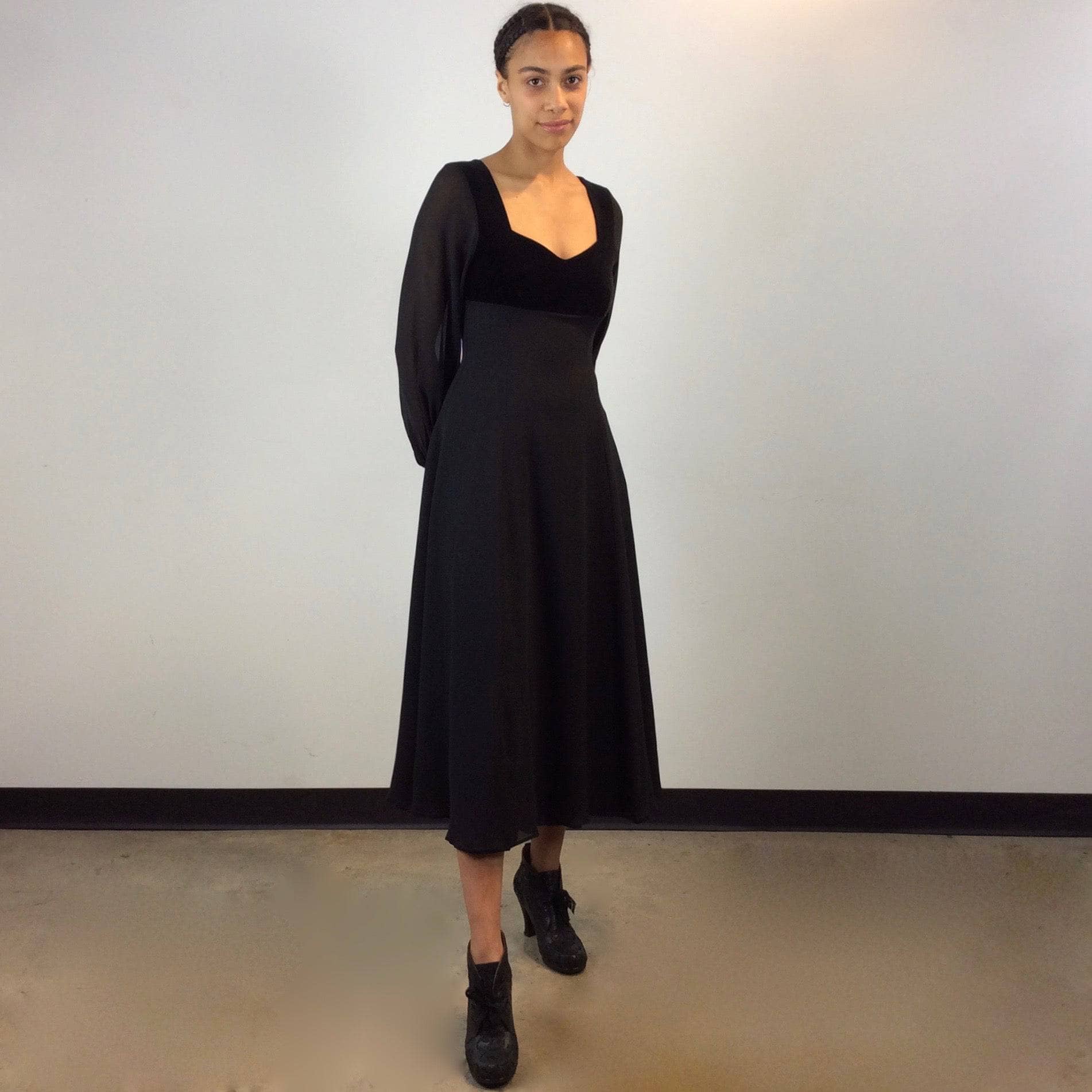 1990s Laura Ashley Black Long Sleeve Flowy Midi Dress S - Image 6