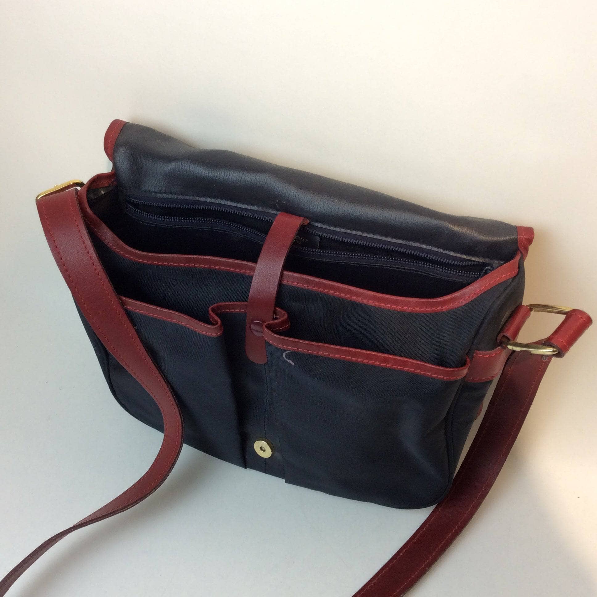 1990s Longchamp PARIS Medium Size Navy Shoulder Bag - Image 4