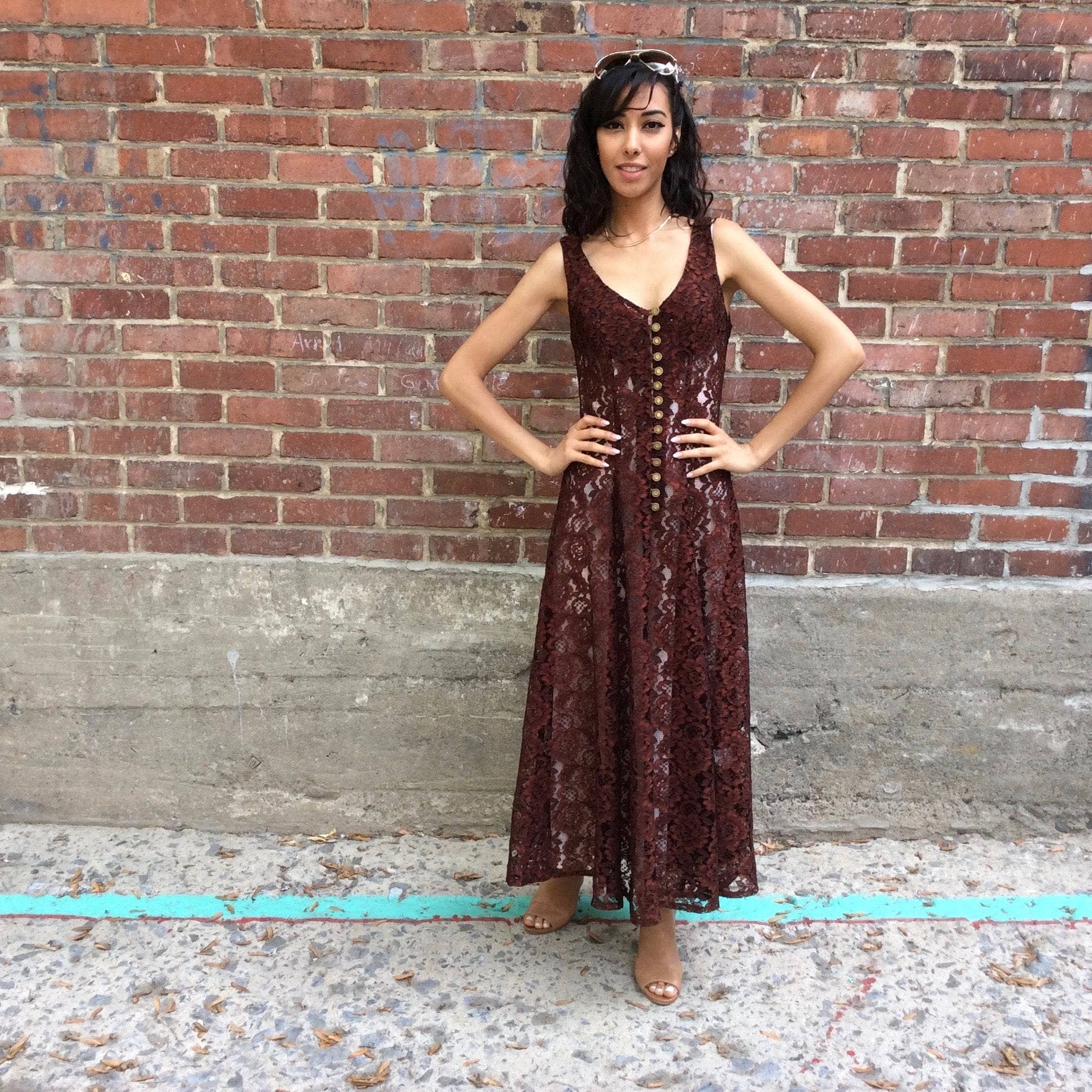 1990s Sleeveless Brown Lace Midi-Length Dress S - Image 4
