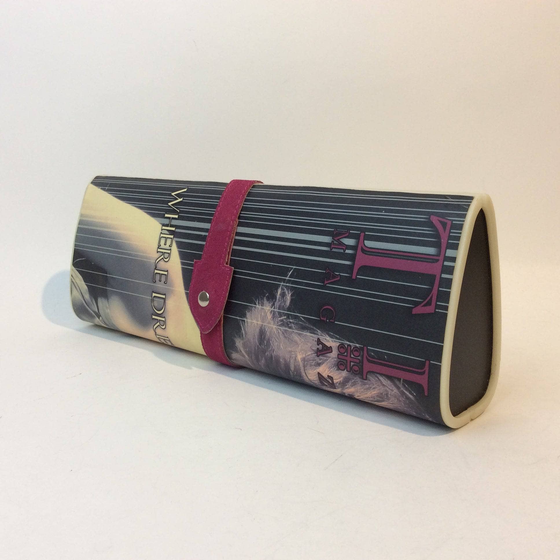 1990's Trompe-L'oeil Magazine Clutch Bag - Image 3